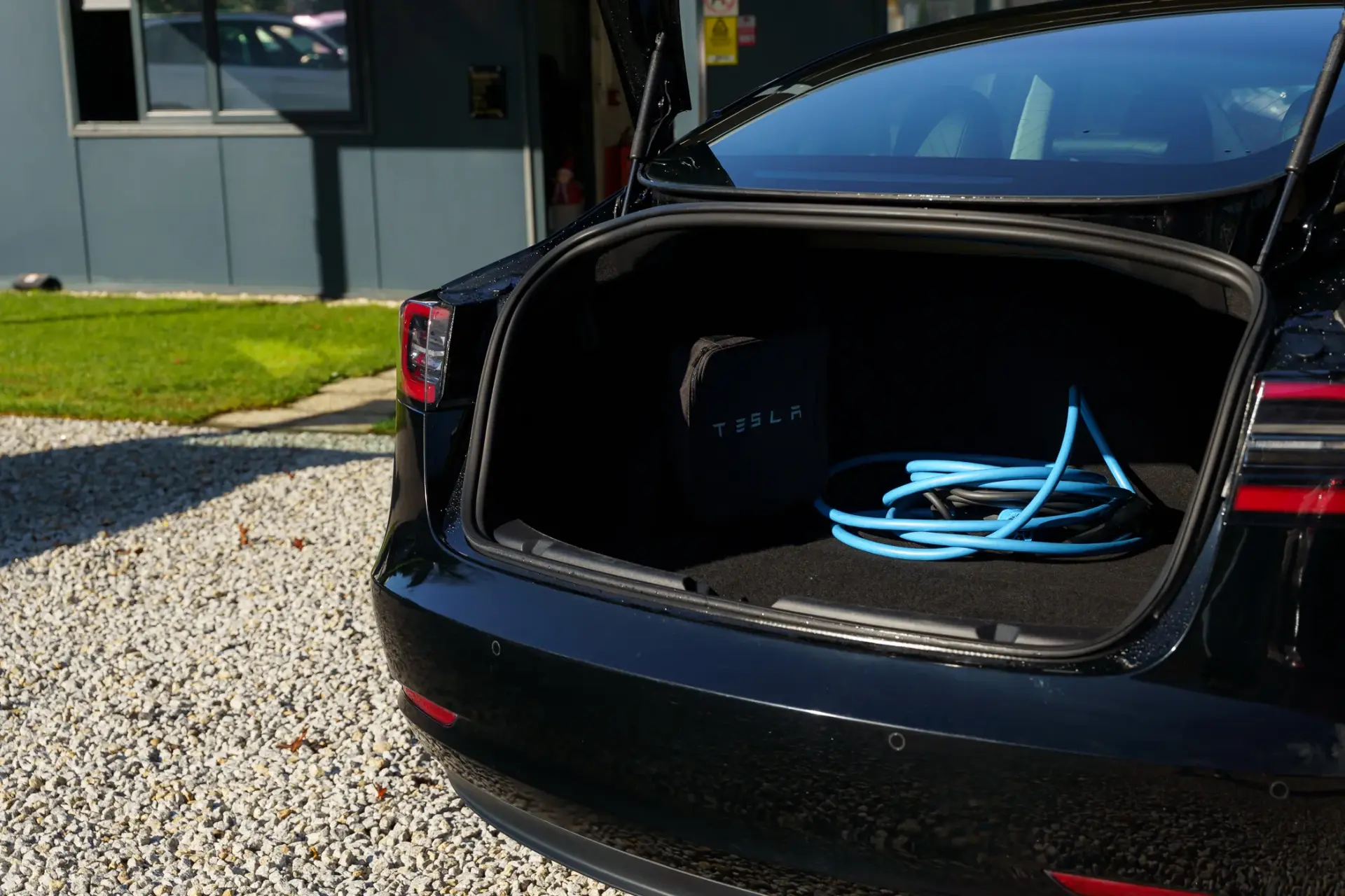 Tesla Model 3 Standard Range Plus RWD 17