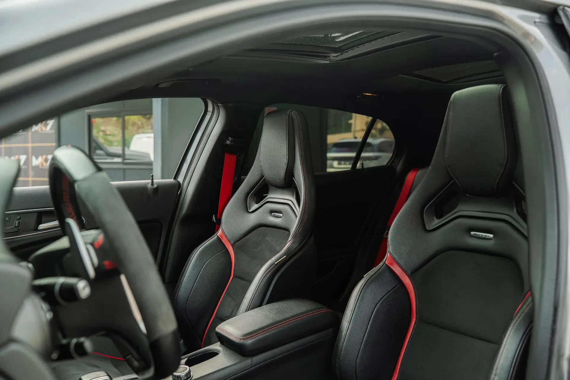 Mercedes-Benz GLA 45 AMG 18