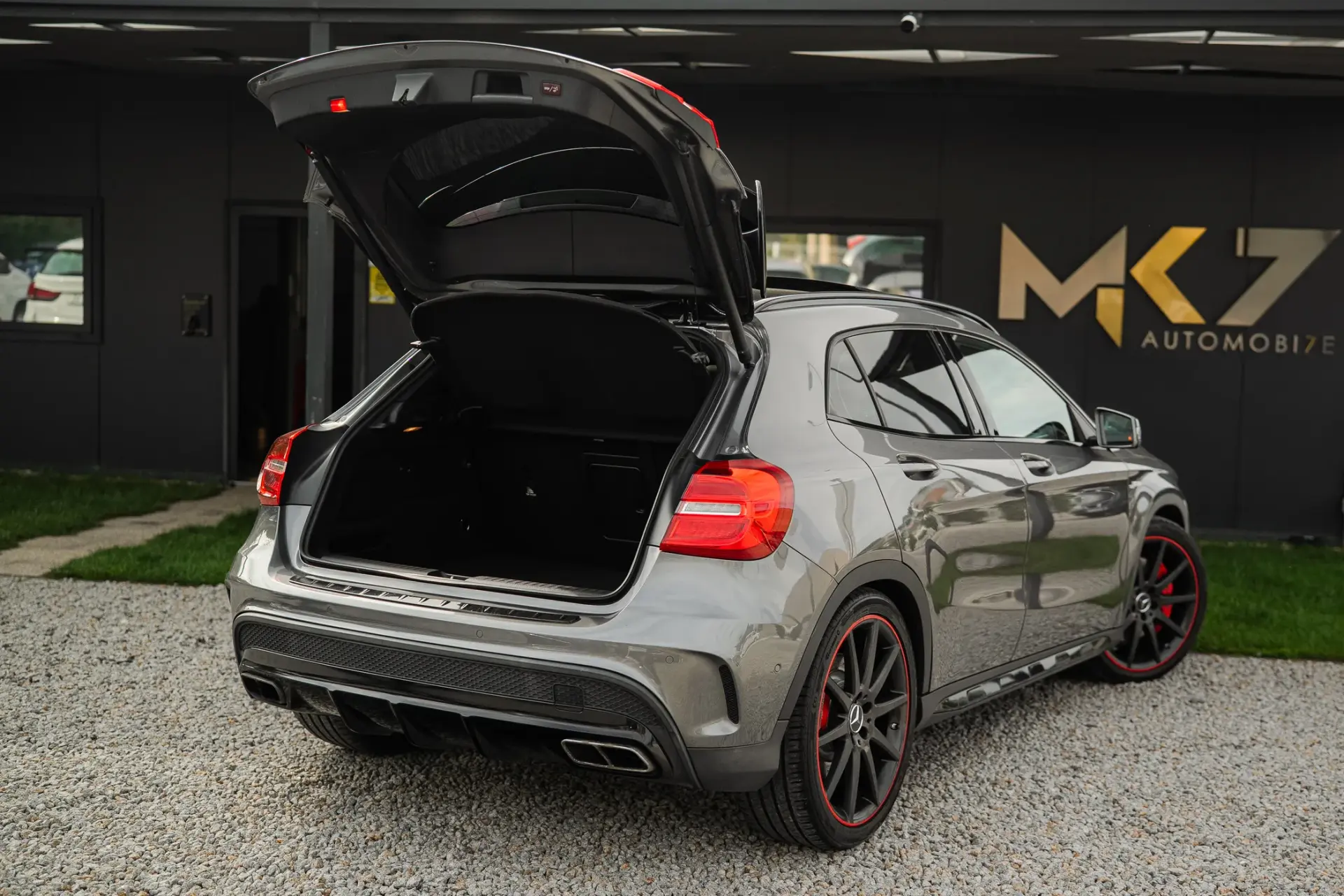Mercedes-Benz GLA 45 AMG 34