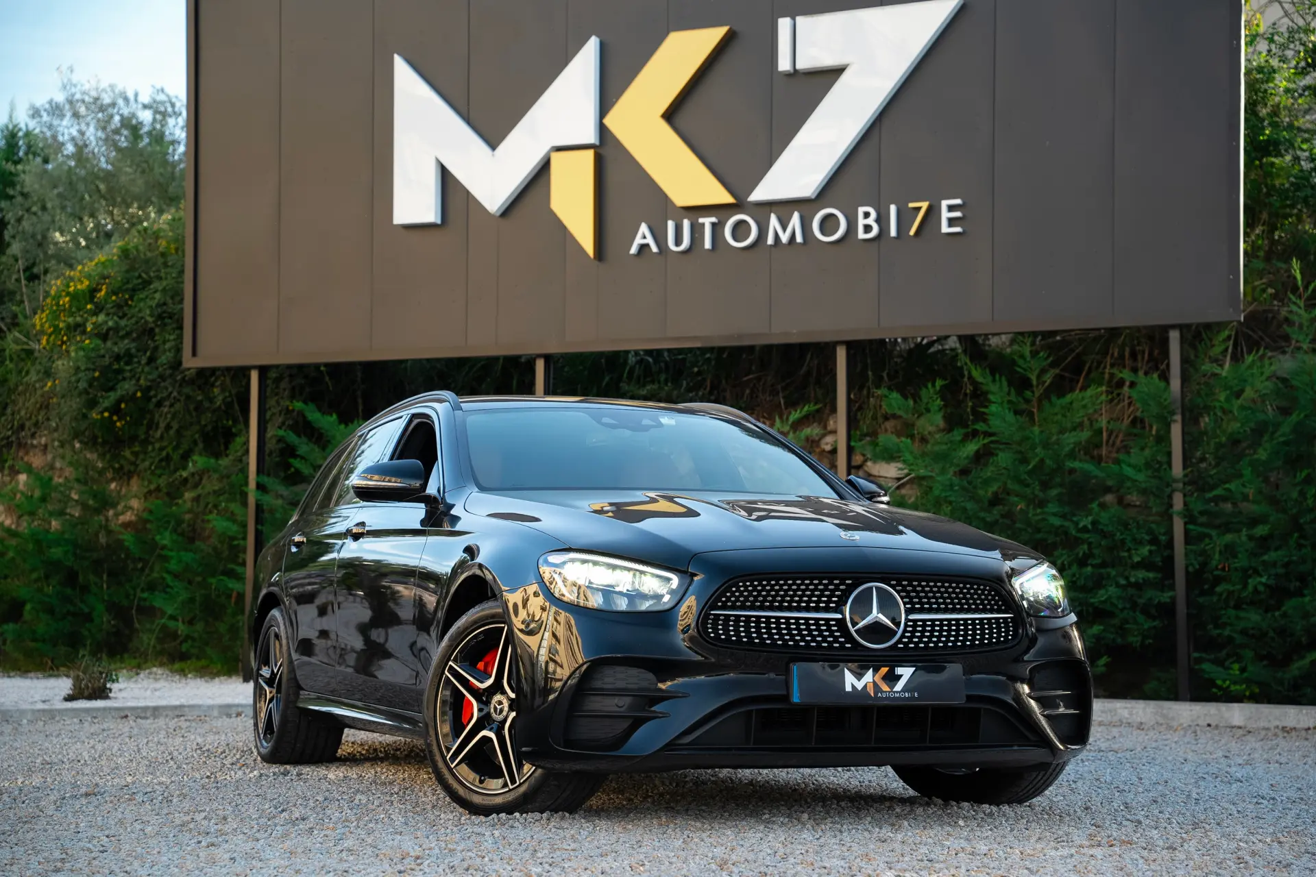 Mercedes-Benz E 300 de 4Matic 9G-TRONIC AMG Line 11