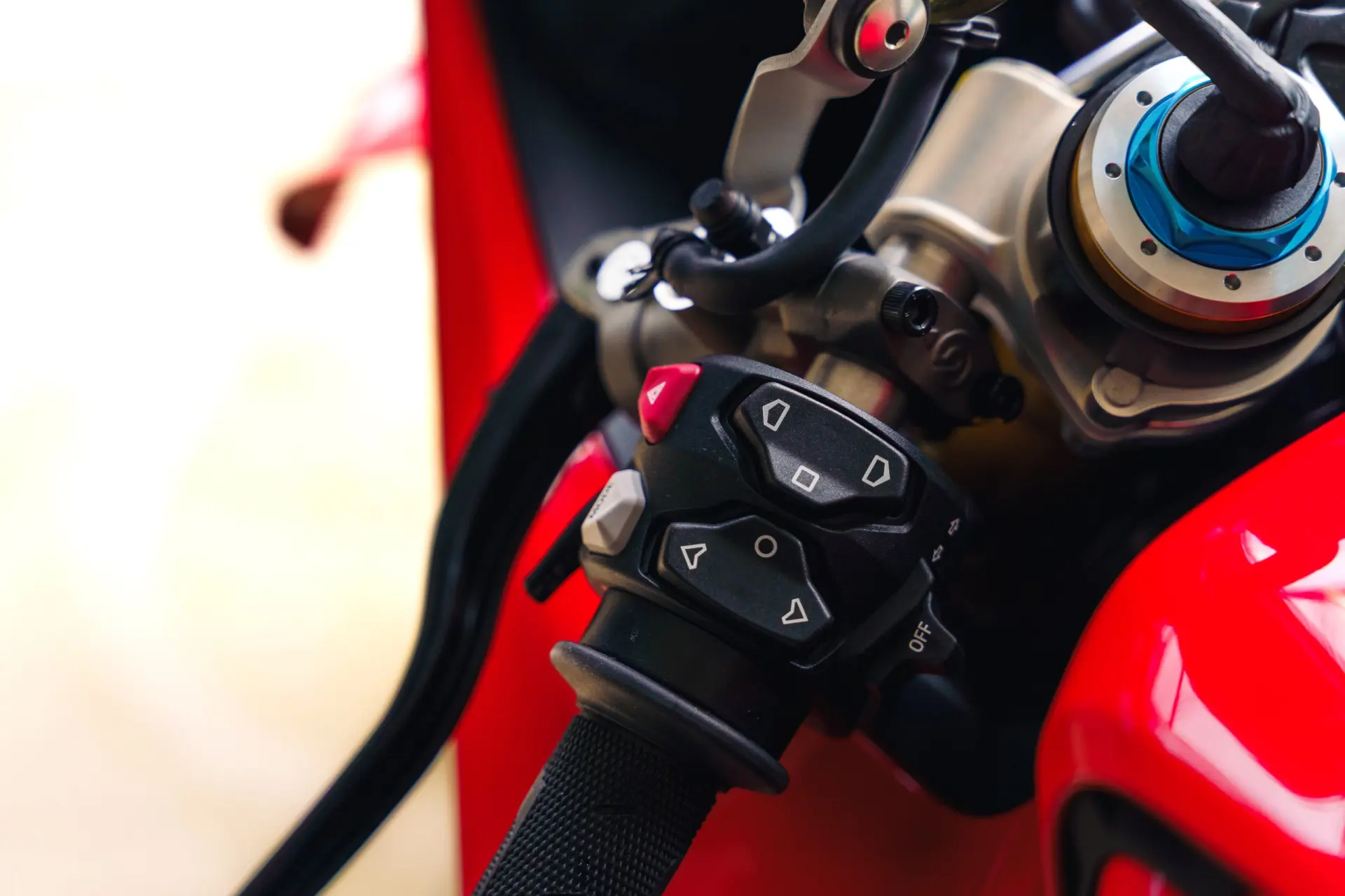 Ducati Panigale V4 S 2025 4