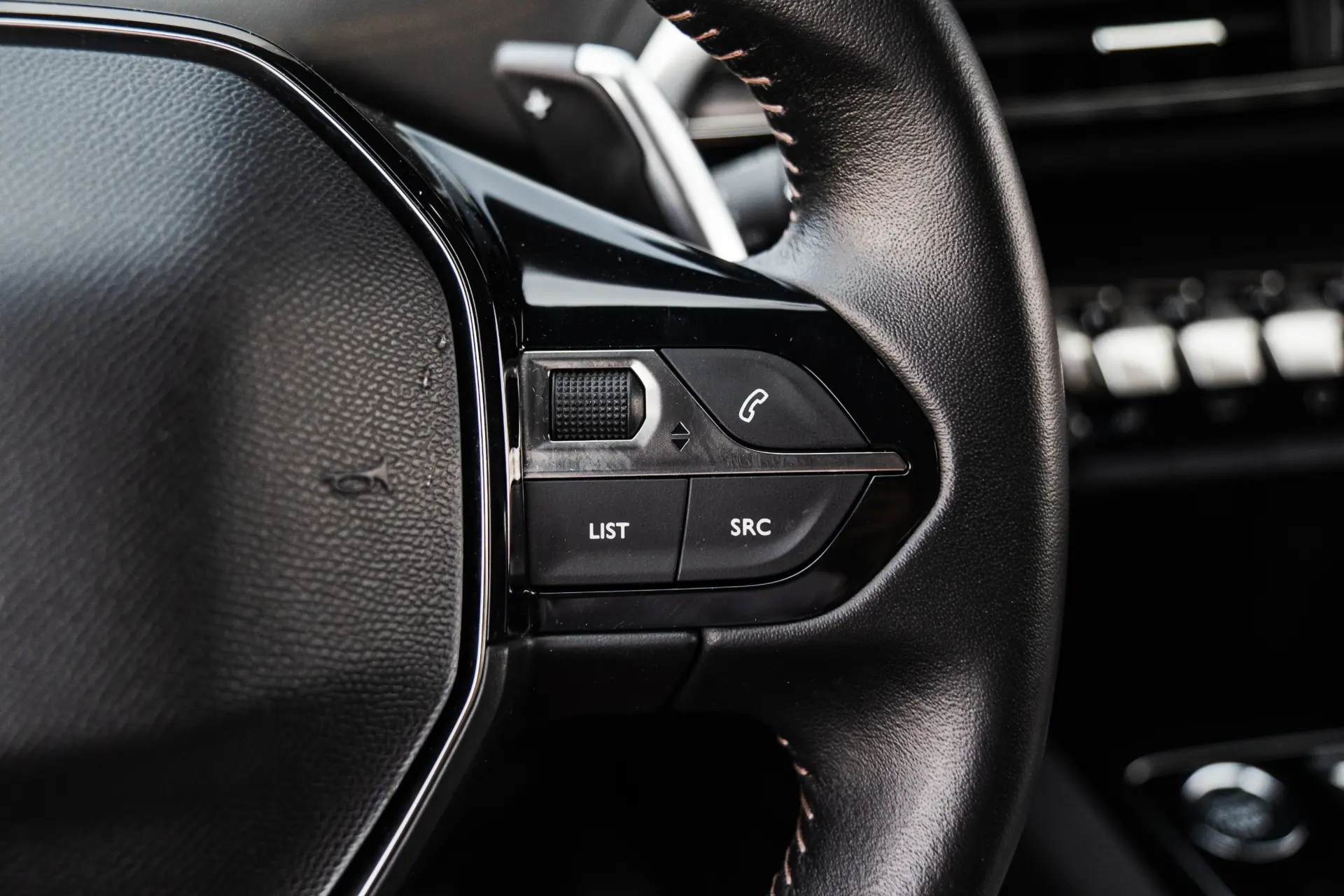 Peugeot 3008 1.6 Hybrid Allure Pack e-EAT8 22