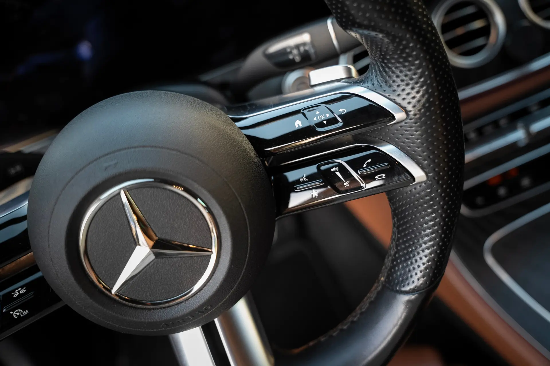 Mercedes-Benz E 300 de 4Matic 9G-TRONIC AMG Line 40