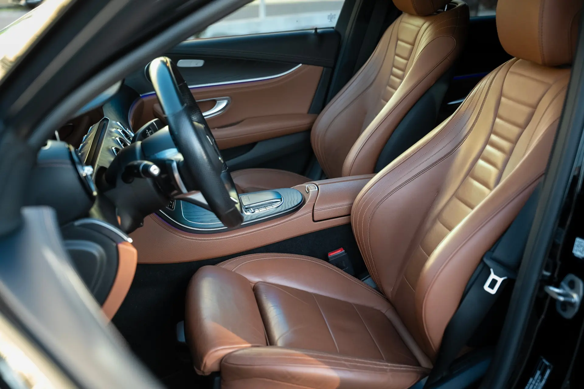 Mercedes-Benz E 300 de 4Matic 9G-TRONIC AMG Line 39