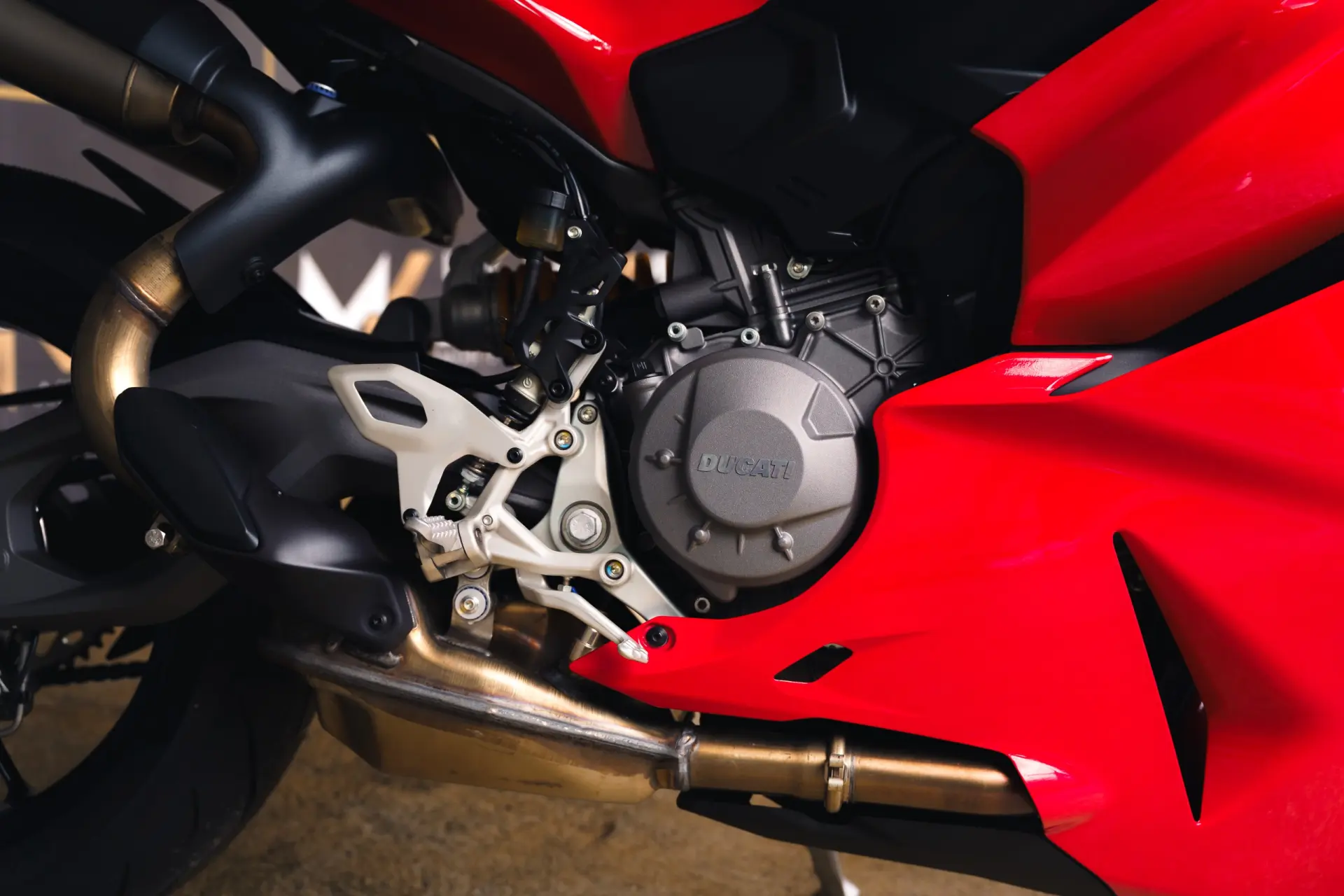 Ducati Panigale V2 V2S 2025 13