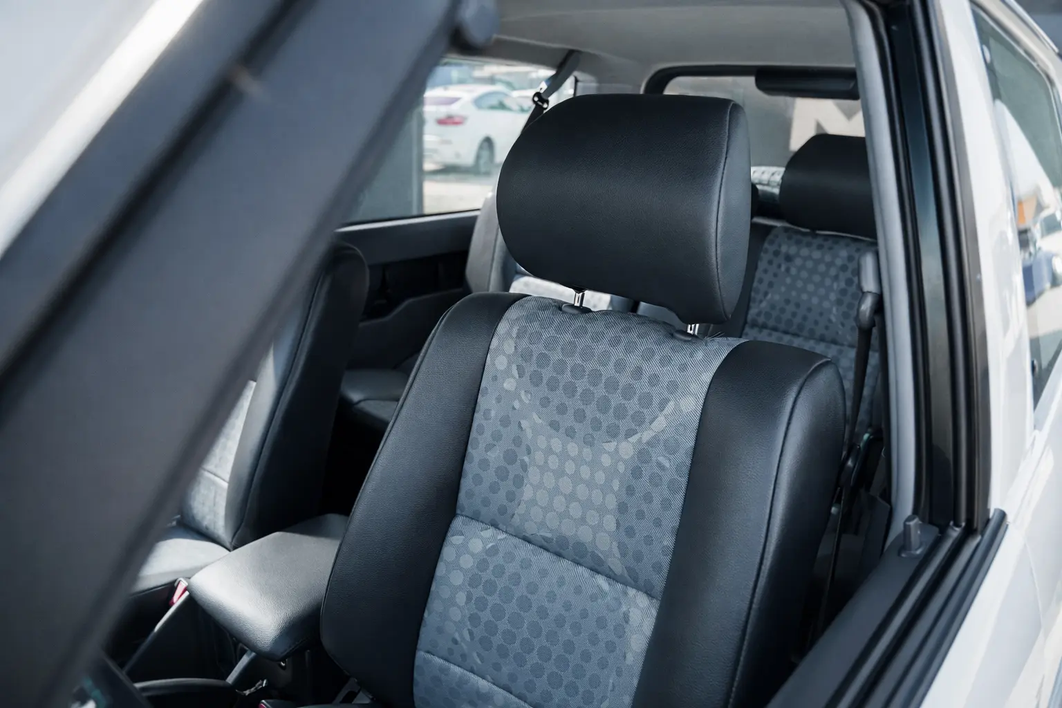 Toyota Land Cruiser 3.0 TD Pack 2 6