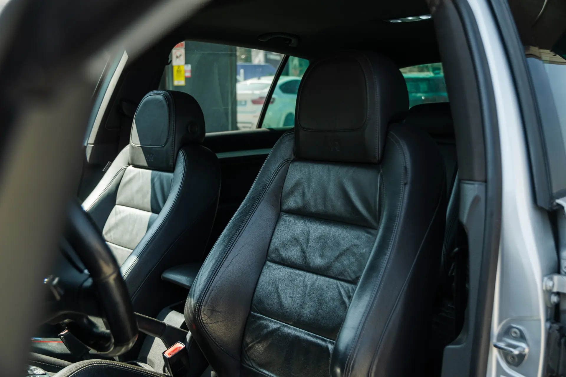 Volkswagen Golf 3.2 R32 4Motion DSG 11