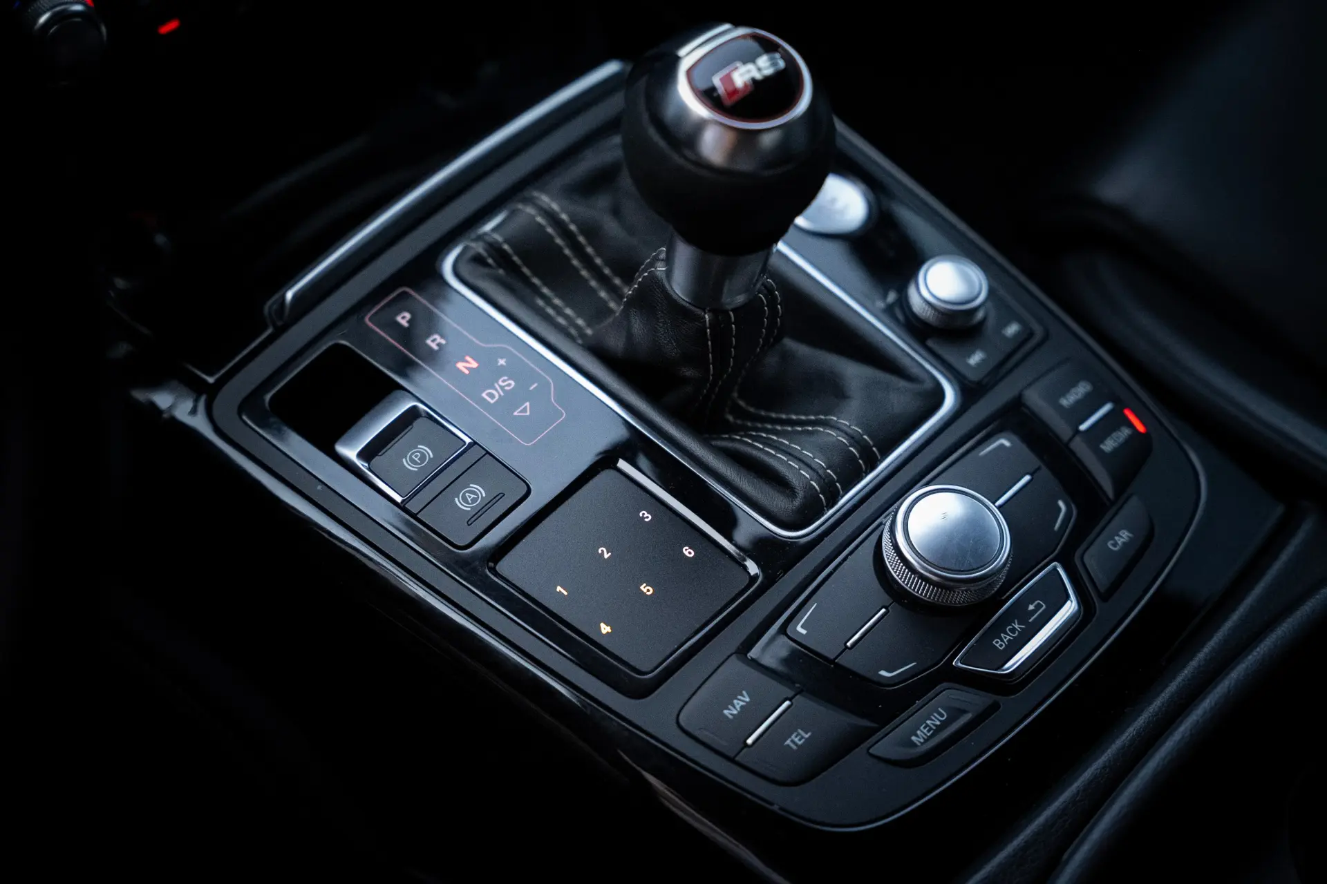 Audi A6 3.0 TDi V6 quattro S-line S tronic 24