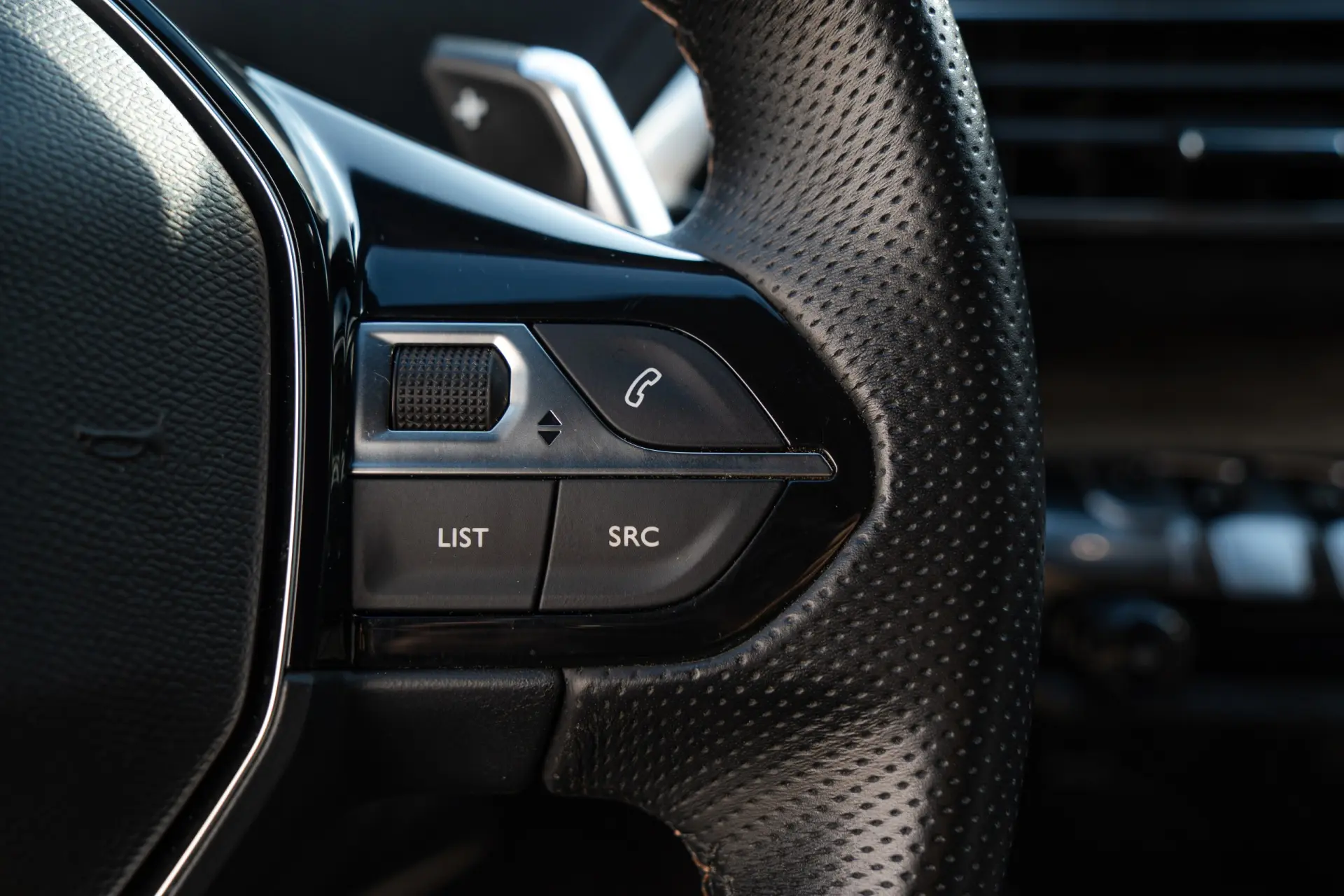 Peugeot 3008 1.6 Hybrid GT Line e-EAT8 14