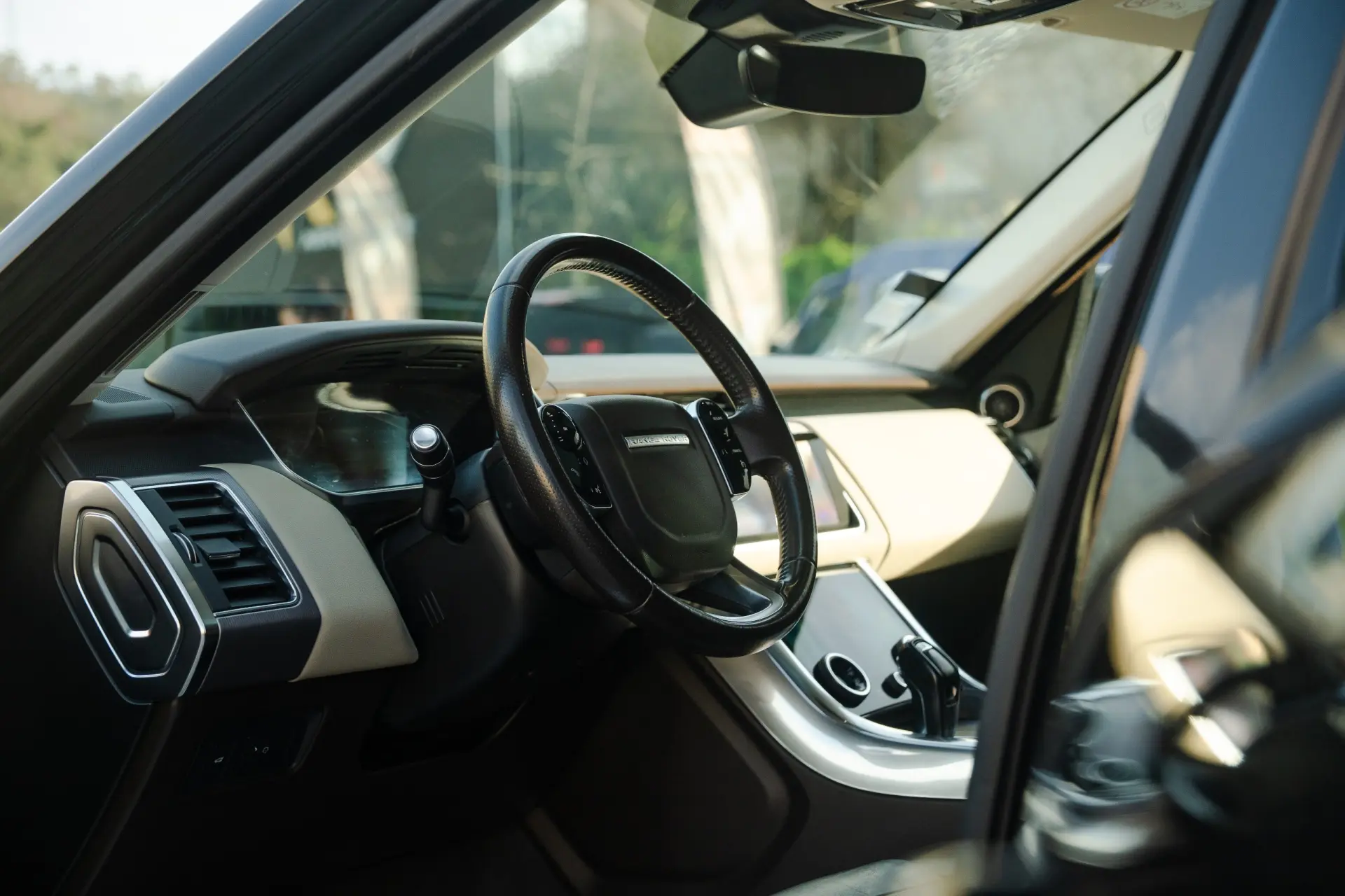 Land Rover Range Rover Sport SDV6 Black Edition 9