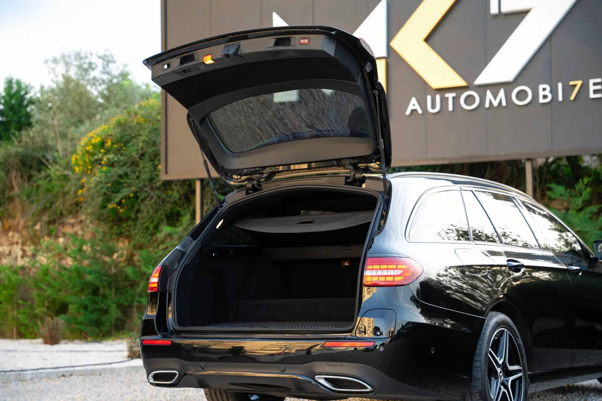 Mercedes-Benz E 300 de 4Matic 9G-TRONIC AMG Line 44