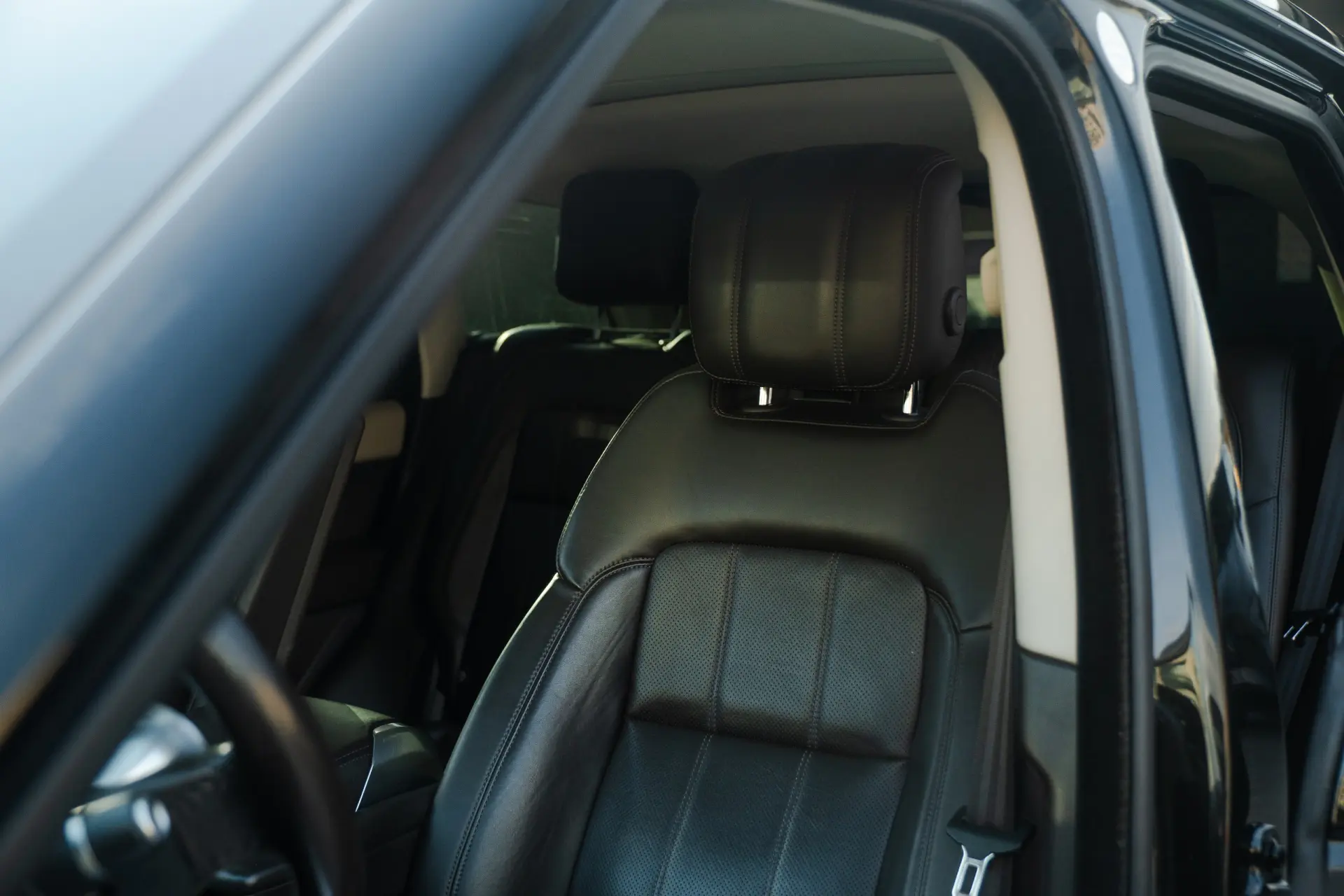 Land Rover Range Rover Sport SDV6 Black Edition 12