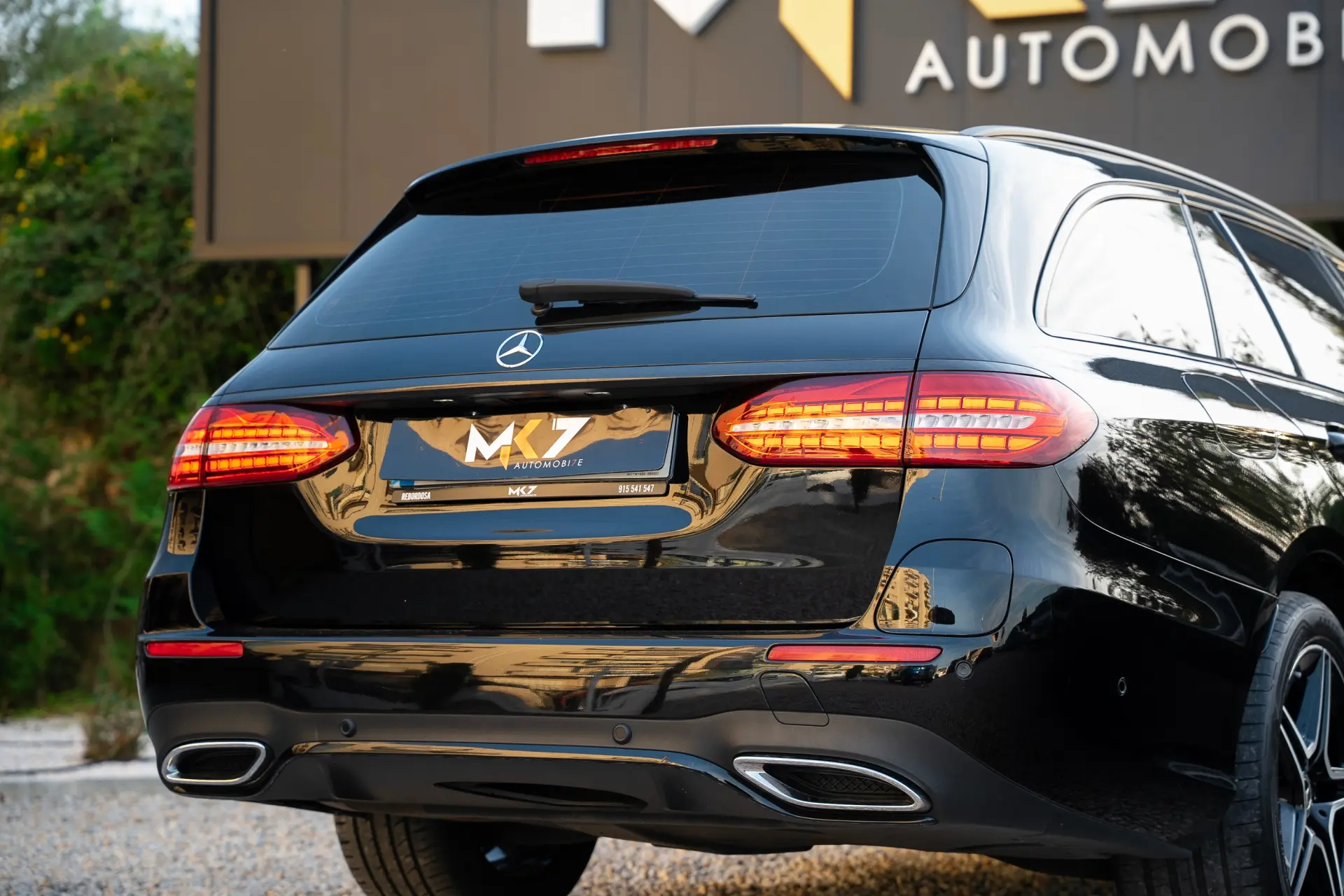 Mercedes-Benz E 300 de 4Matic 9G-TRONIC AMG Line 31