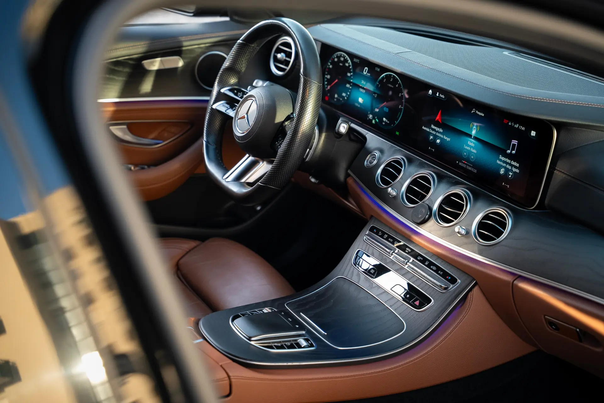 Mercedes-Benz E 300 de 4Matic 9G-TRONIC AMG Line 57