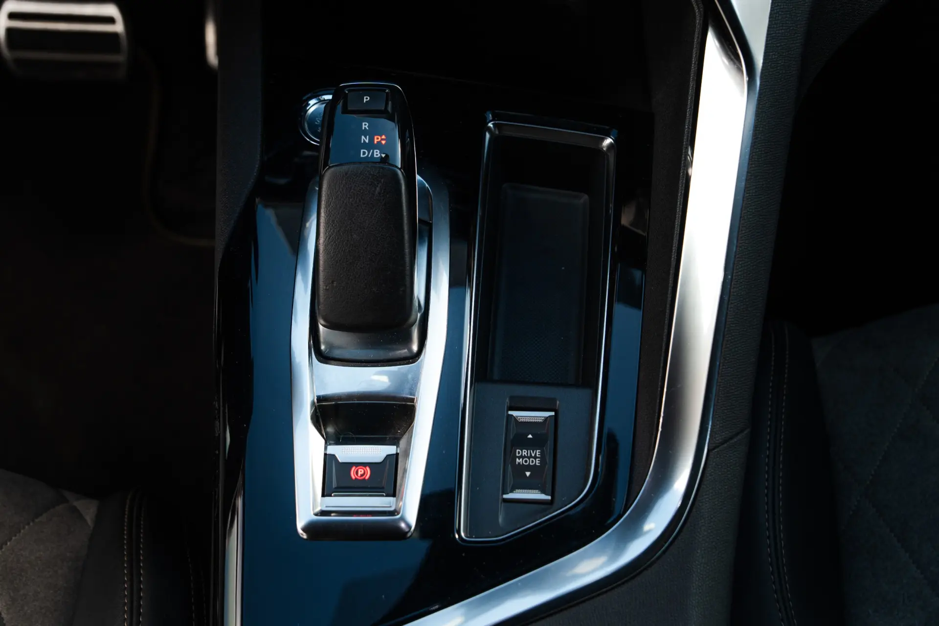 Peugeot 3008 1.6 Hybrid GT Line e-EAT8 16