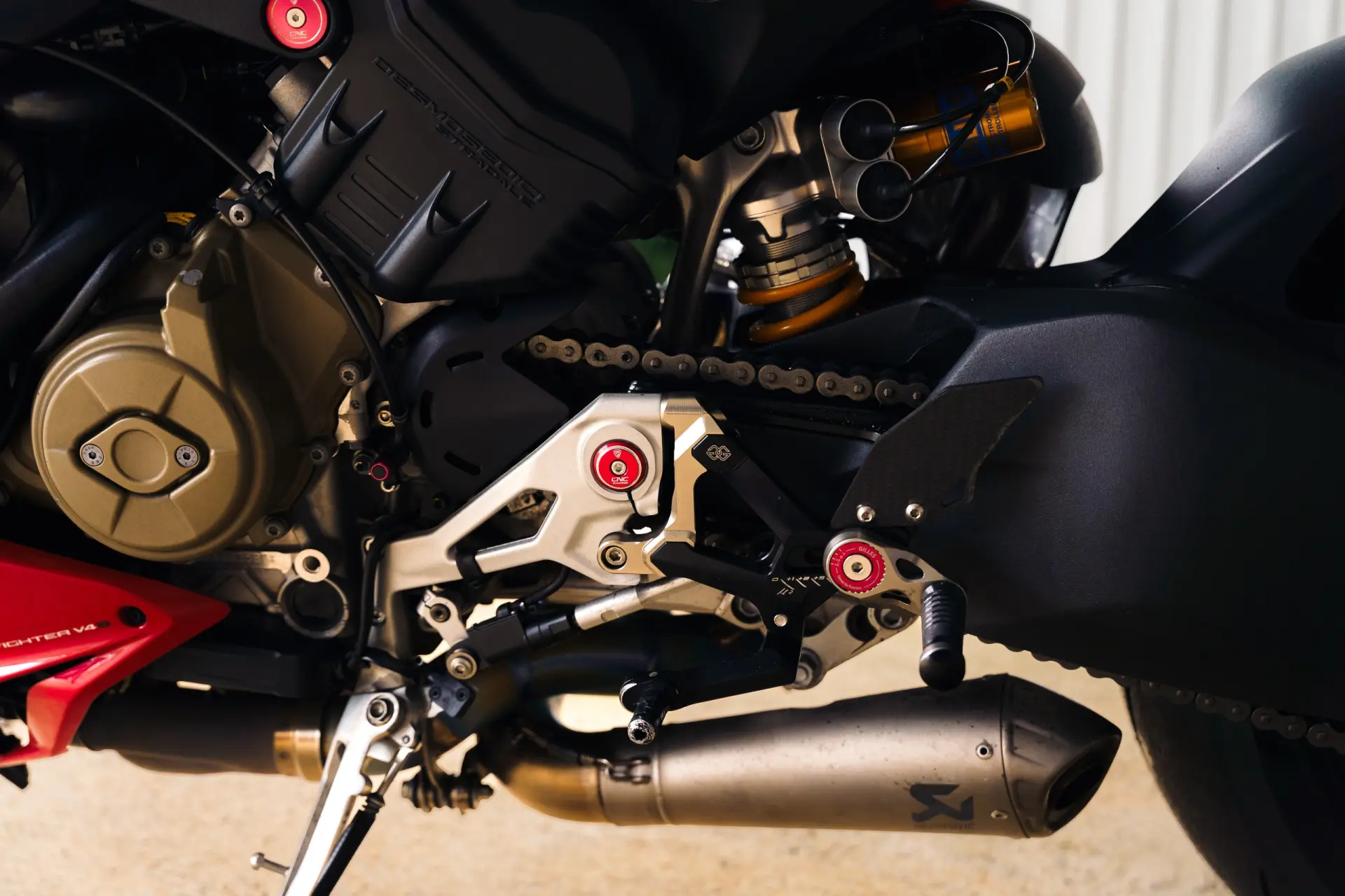 Ducati Streetfighter V4S + AKRAPOVIC 14
