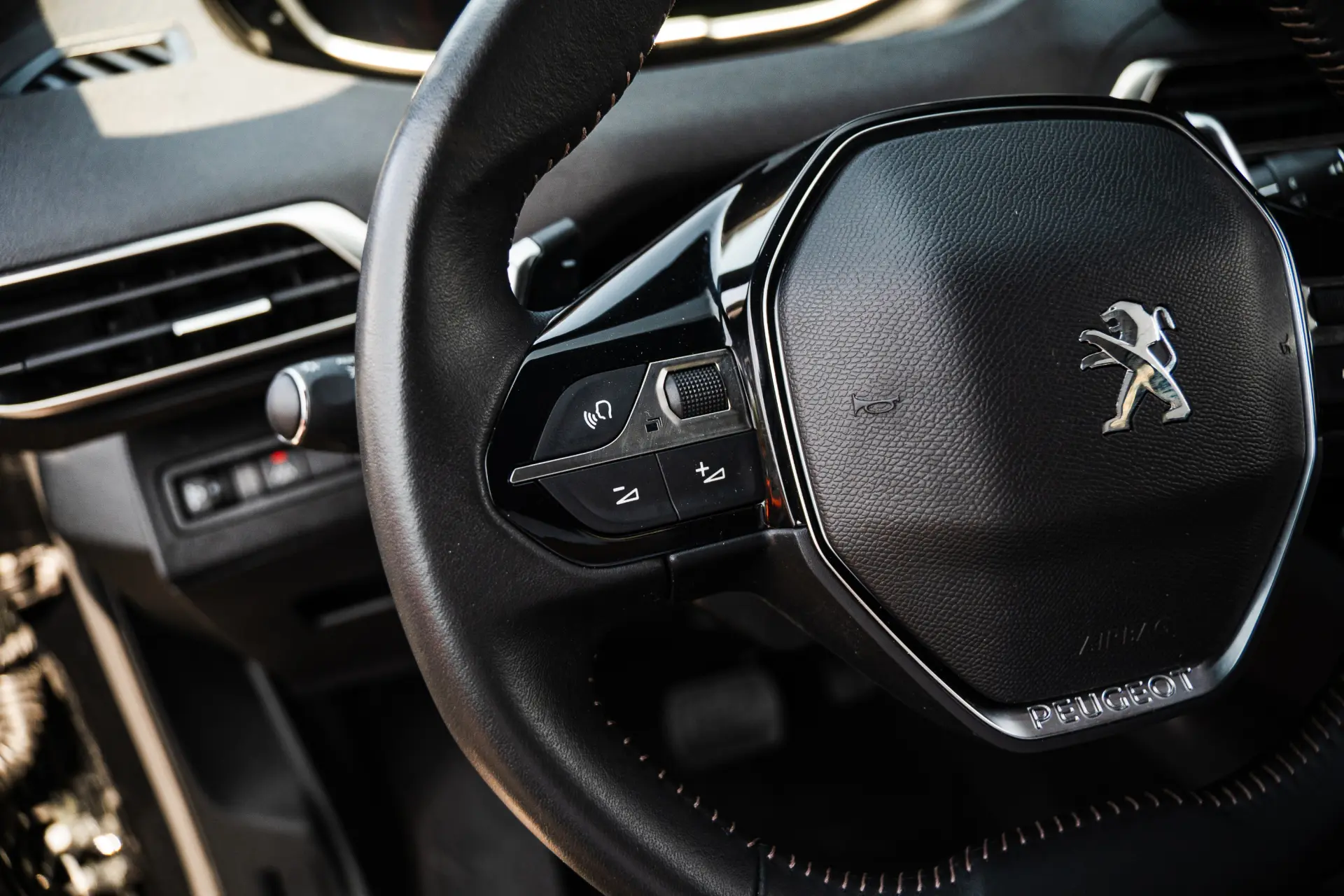 Peugeot 3008 1.6 Hybrid Allure Pack e-EAT8 12