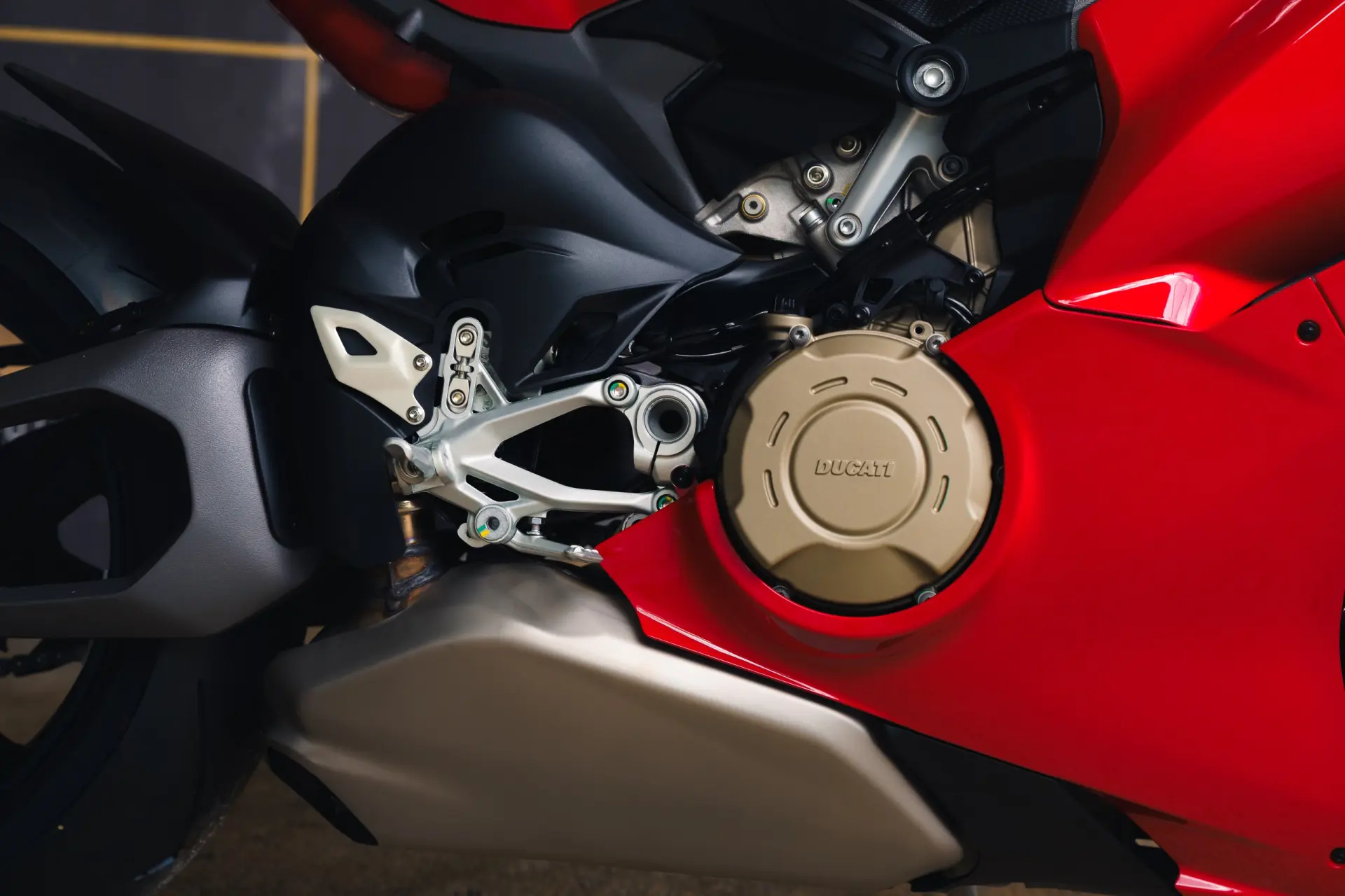 Ducati Panigale V4 S 2025 10