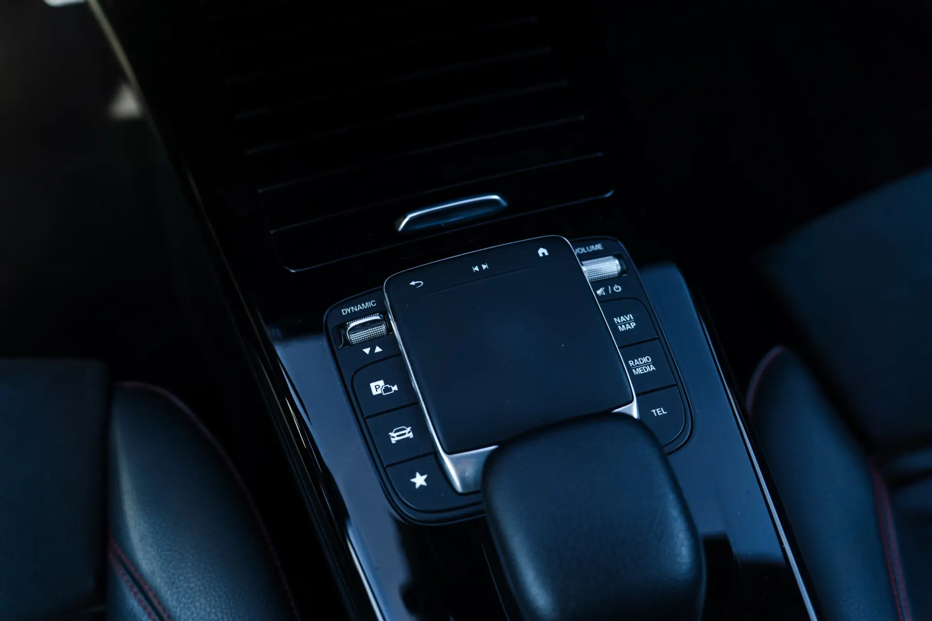 Mercedes-Benz A 180 d 7G-DCT AMG Line 28