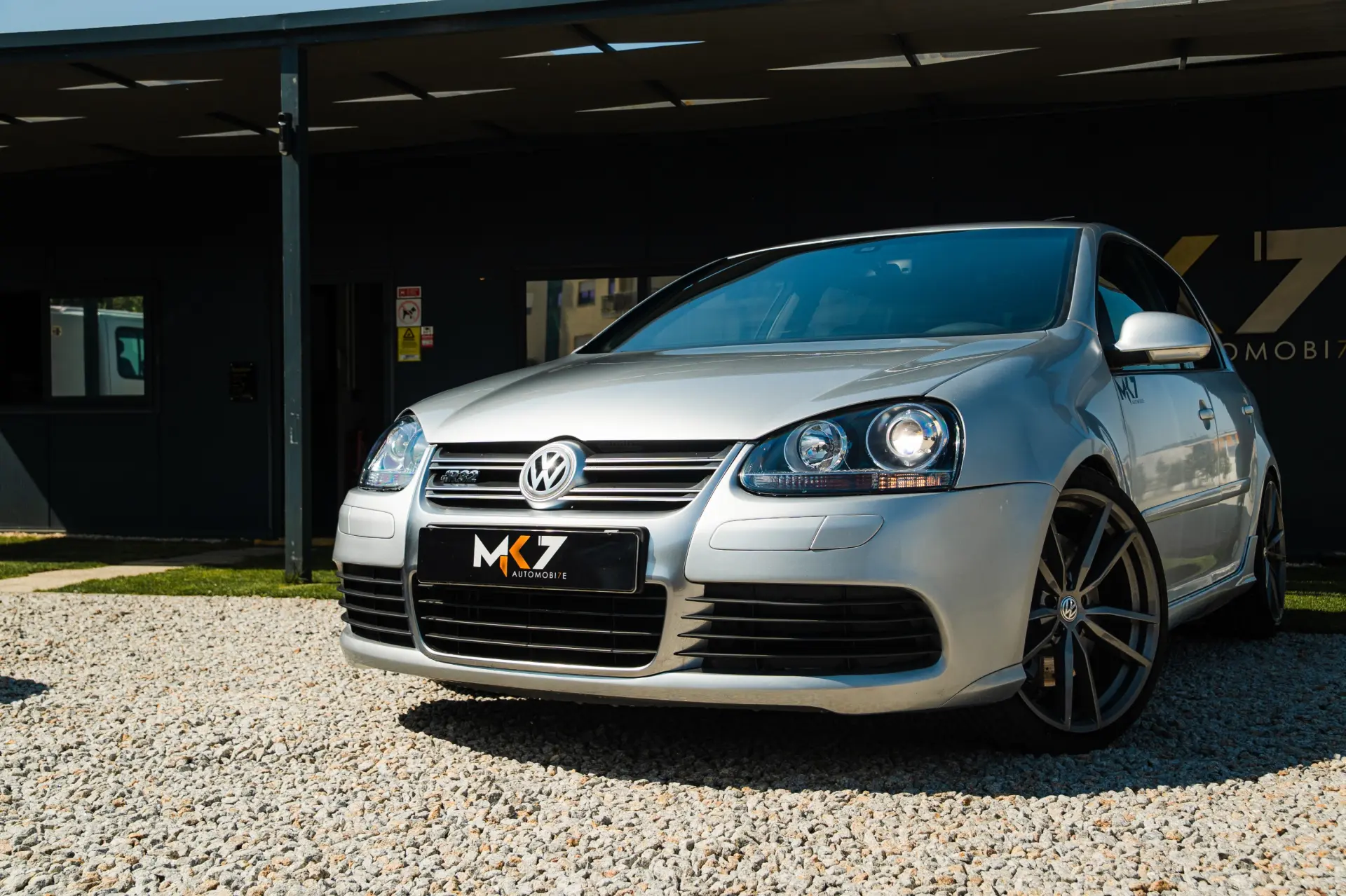 Volkswagen Golf 3.2 R32 4Motion DSG 25