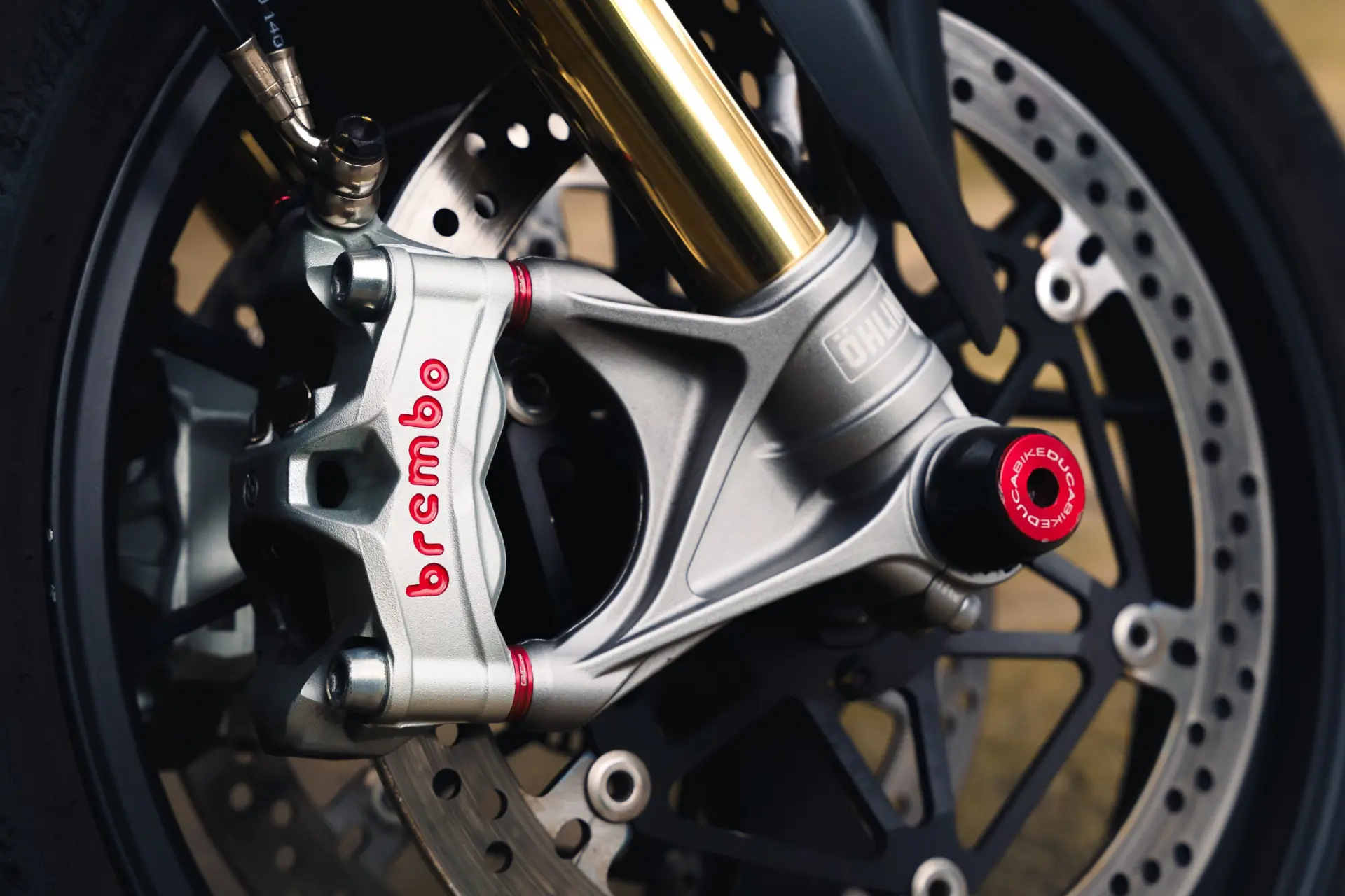 Ducati Streetfighter V4S + AKRAPOVIC 16