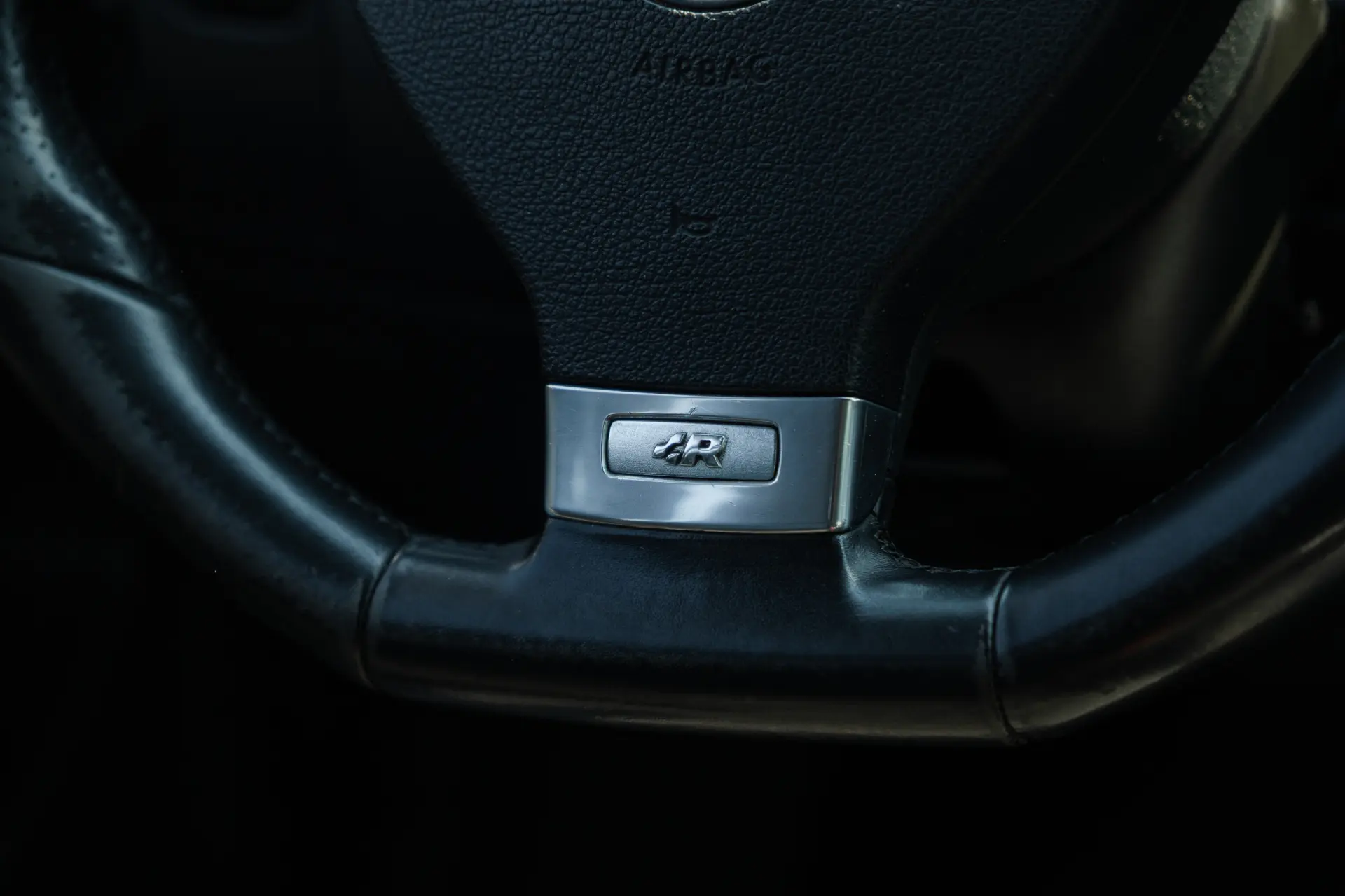 Volkswagen Golf 3.2 R32 4Motion DSG 14