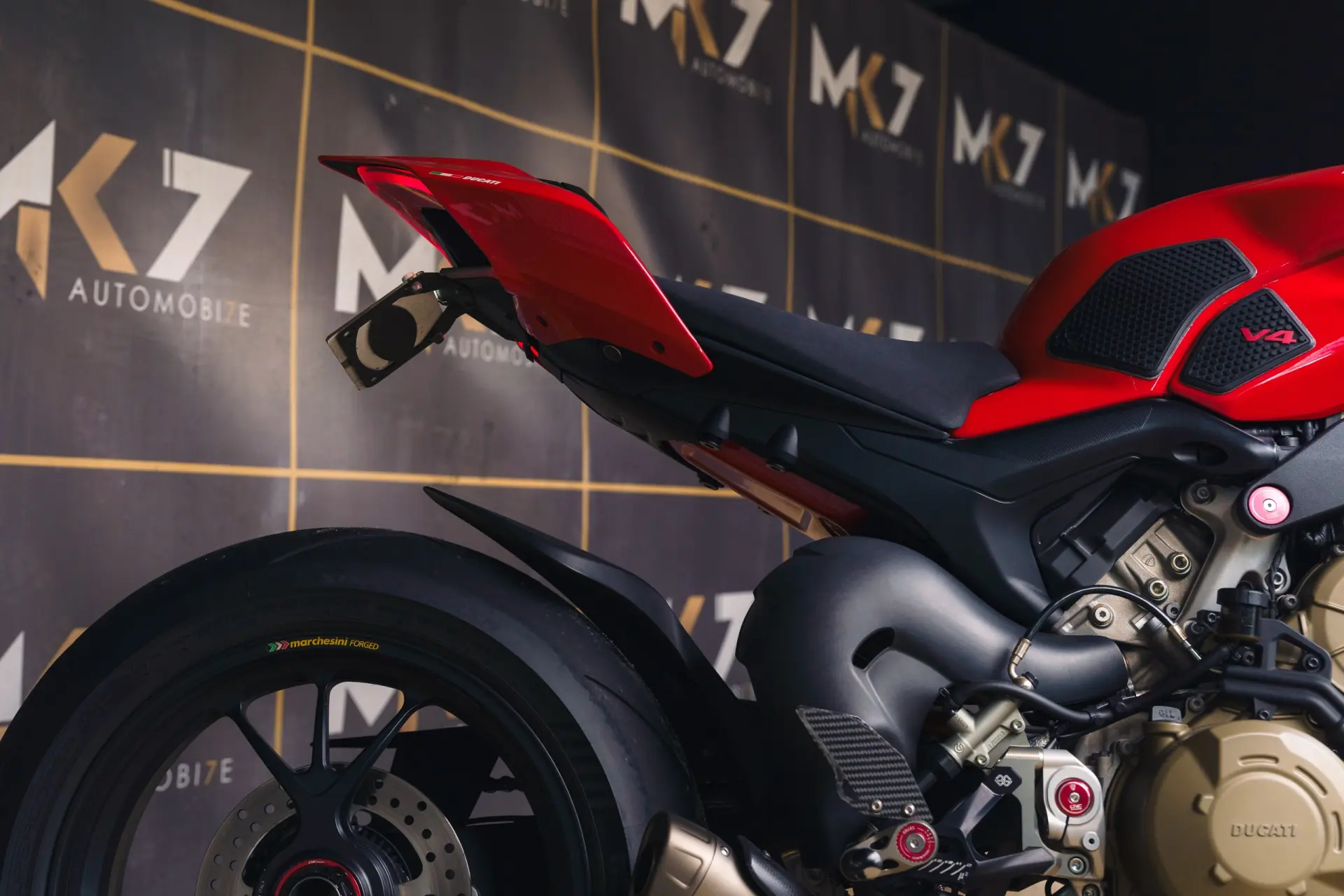 Ducati Streetfighter V4S + AKRAPOVIC 5
