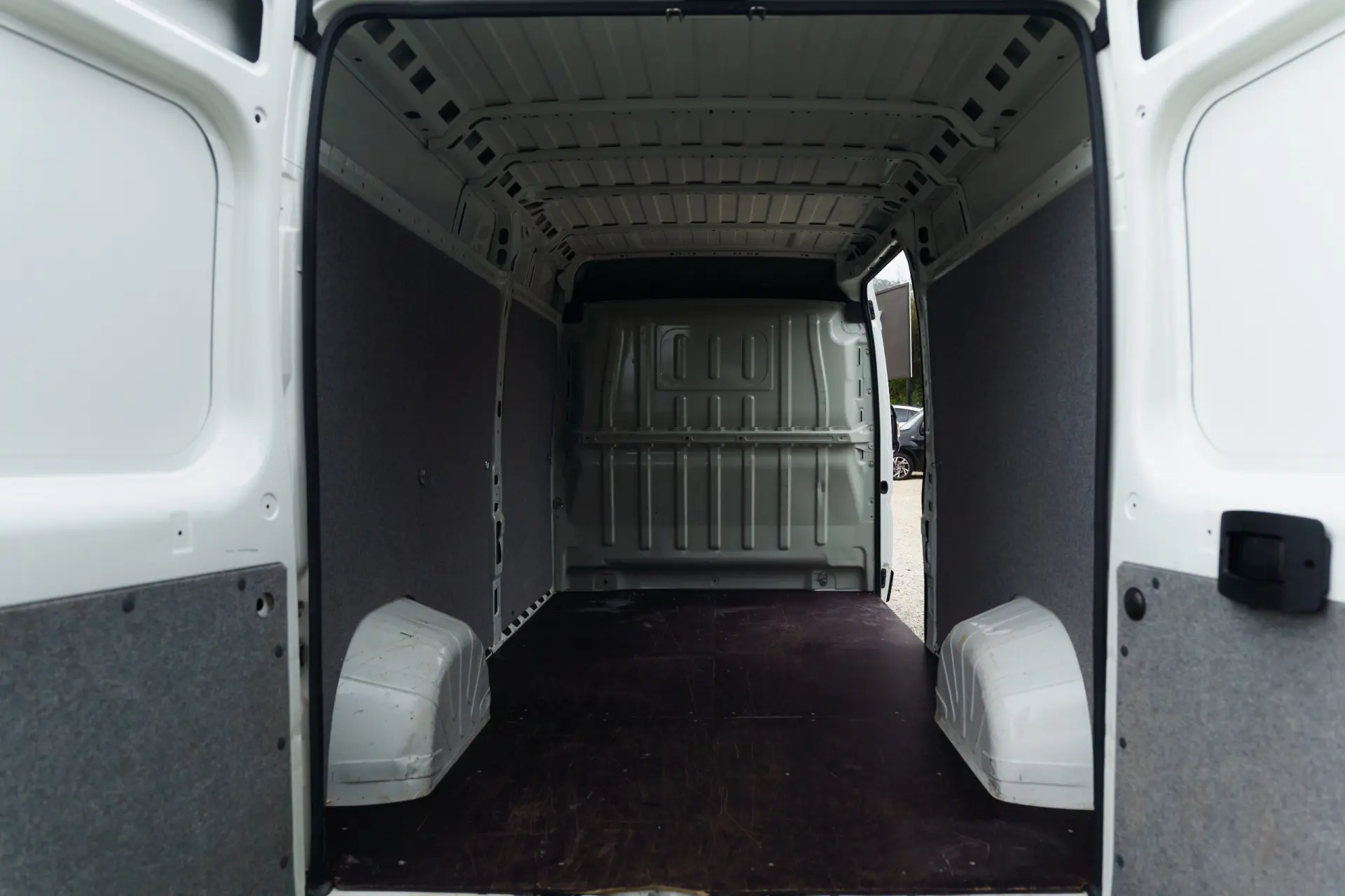 Peugeot Boxer 2.2 BlueHDi 335 L2 CD 9