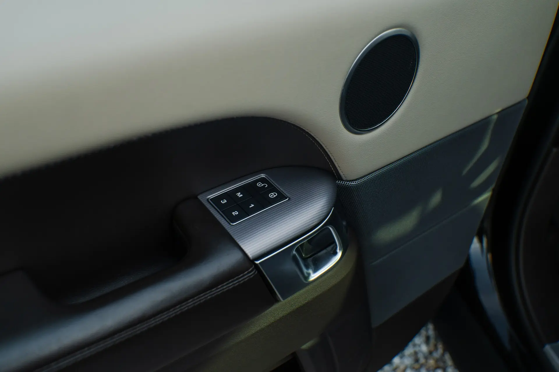 Land Rover Range Rover Sport SDV6 Black Edition 15