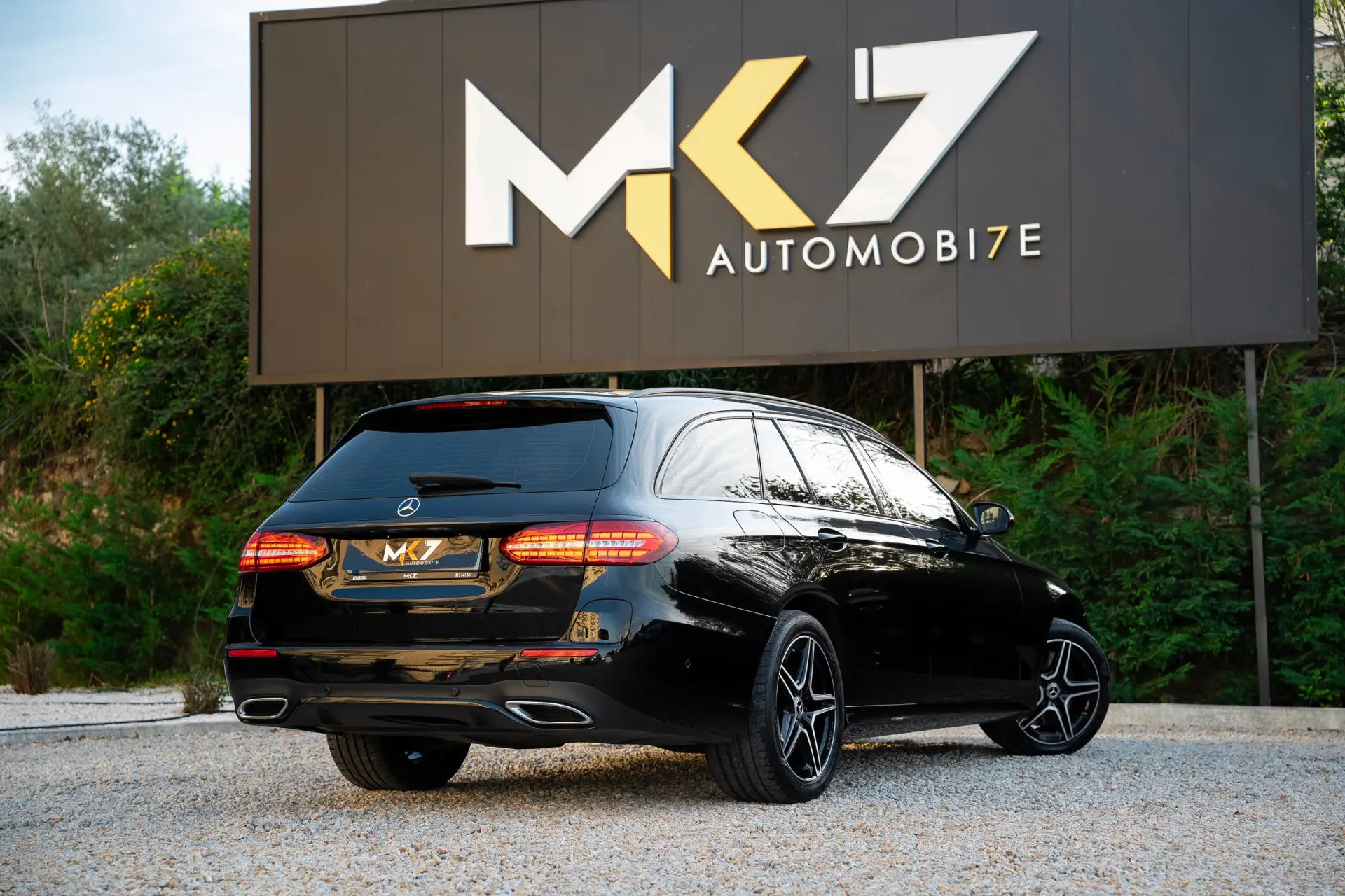 Mercedes-Benz E 300 de 4Matic 9G-TRONIC AMG Line 4
