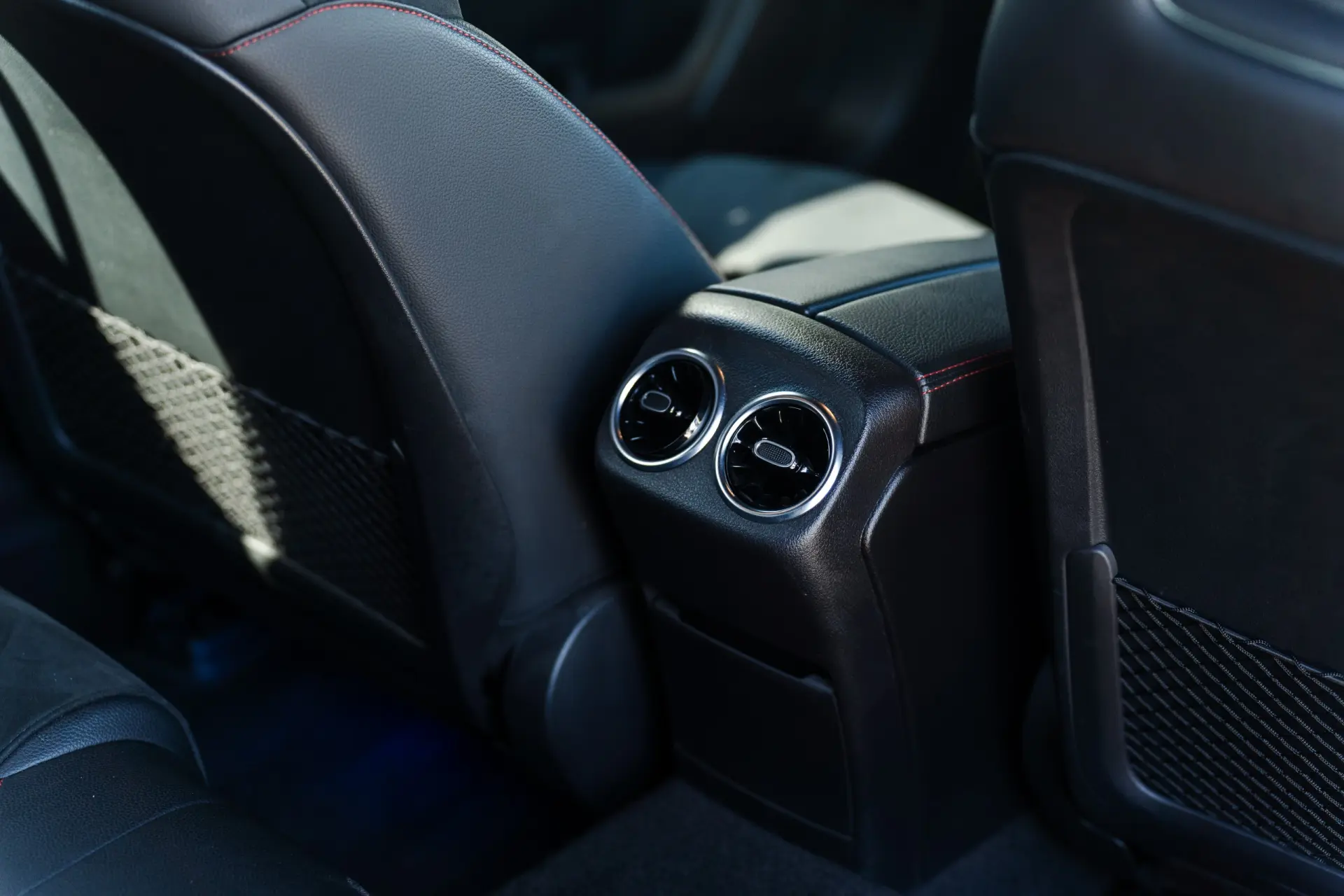 Mercedes-Benz A 180 d 7G-DCT AMG Line 15