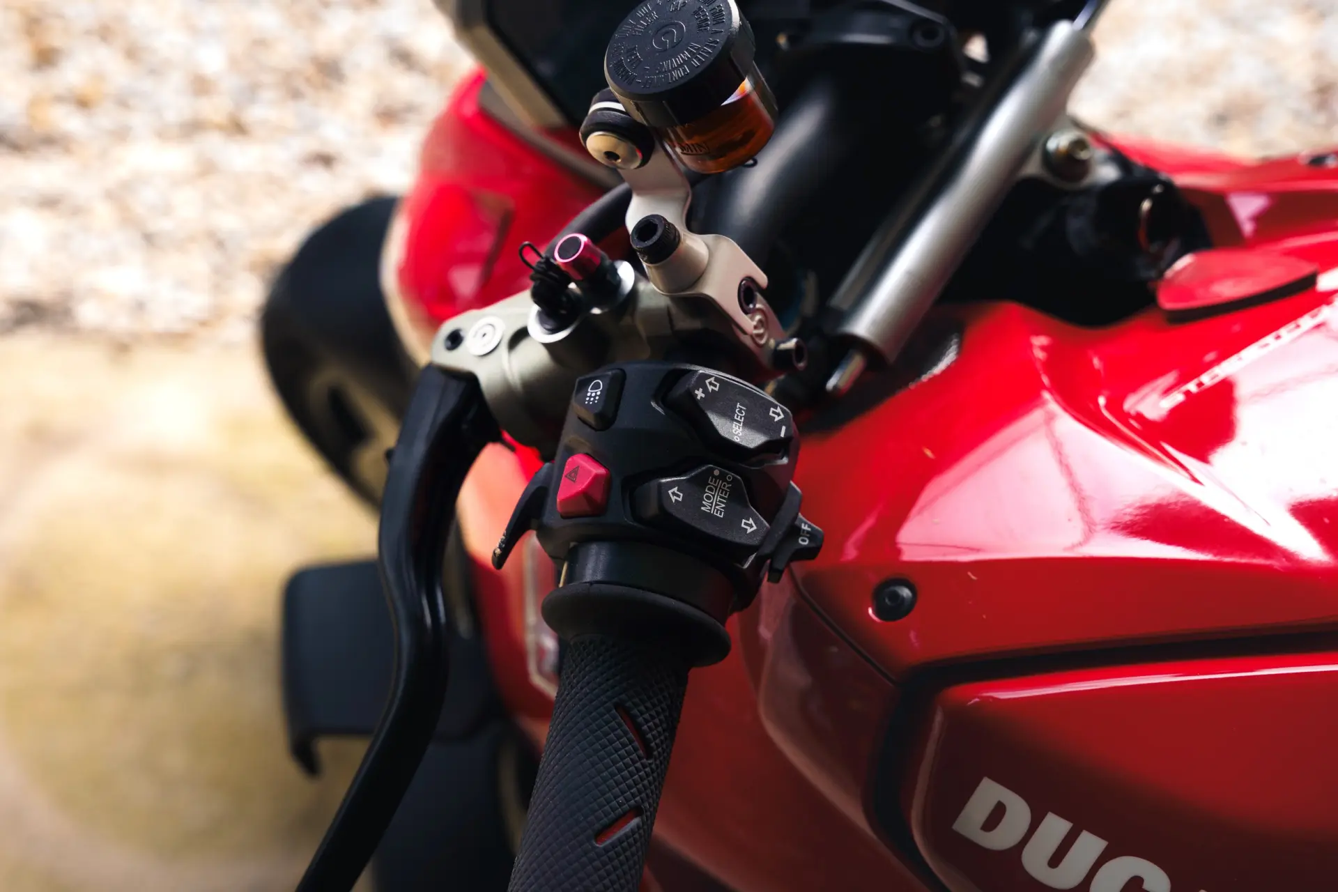 Ducati Streetfighter V4S + AKRAPOVIC 9