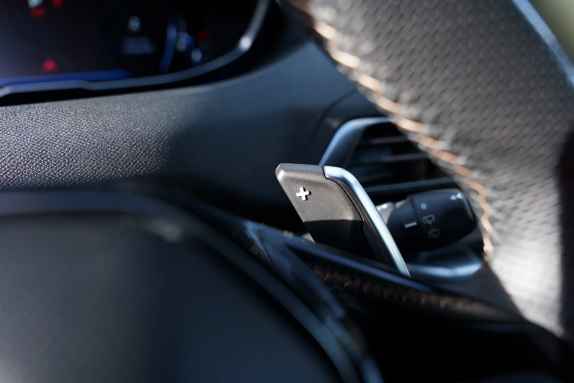 Peugeot 3008 BlueHDi 130 Stop & Start EAT8 GT Pack 24