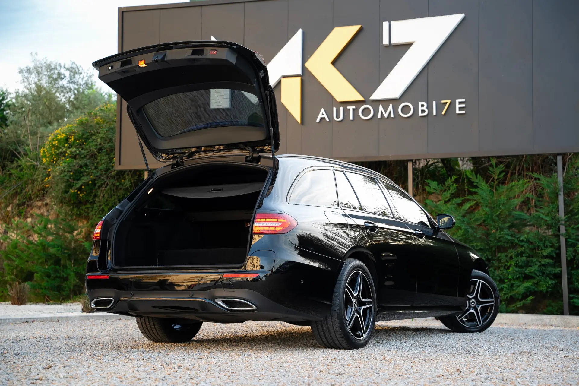 Mercedes-Benz E 300 de 4Matic 9G-TRONIC AMG Line 33