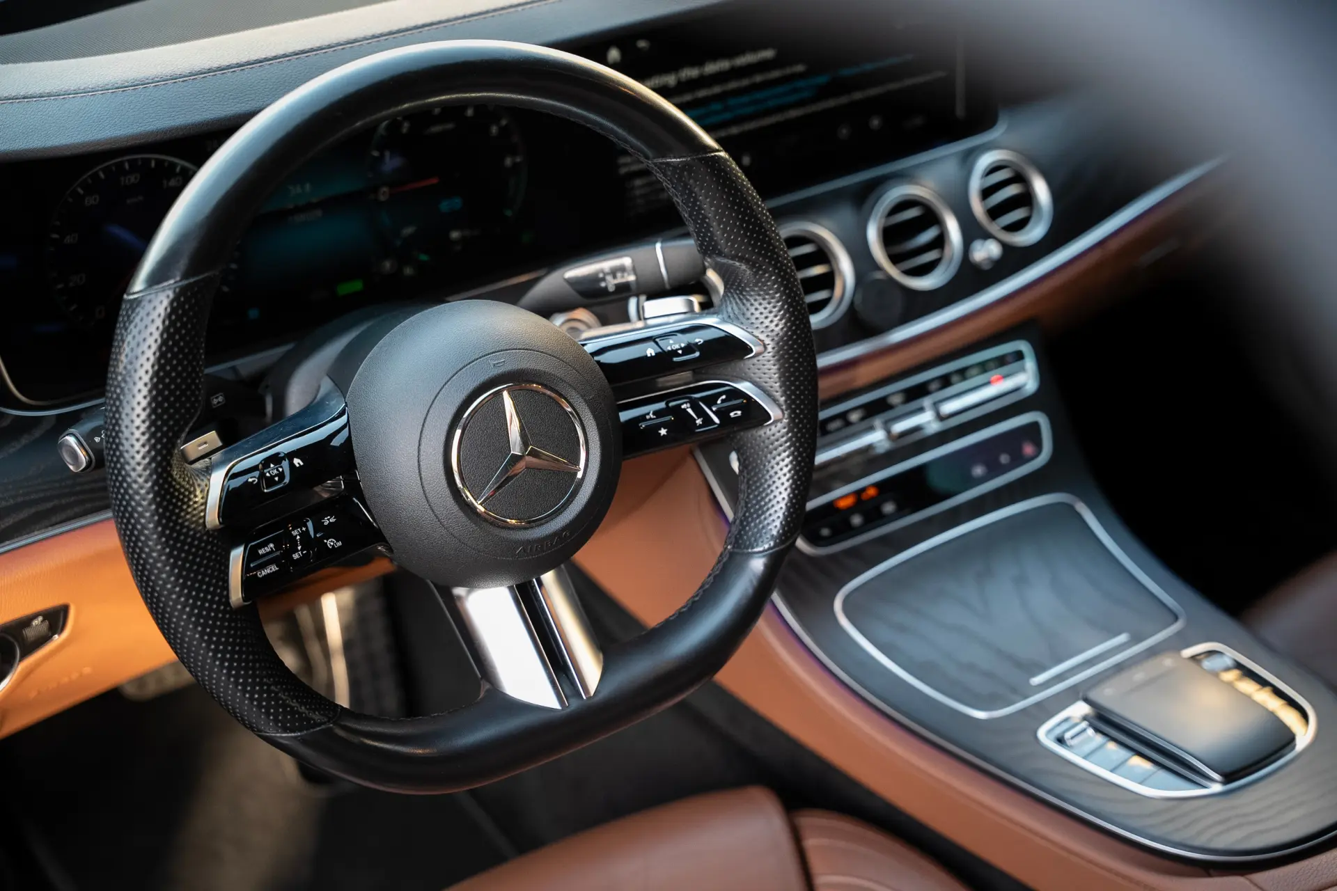Mercedes-Benz E 300 de 4Matic 9G-TRONIC AMG Line 25