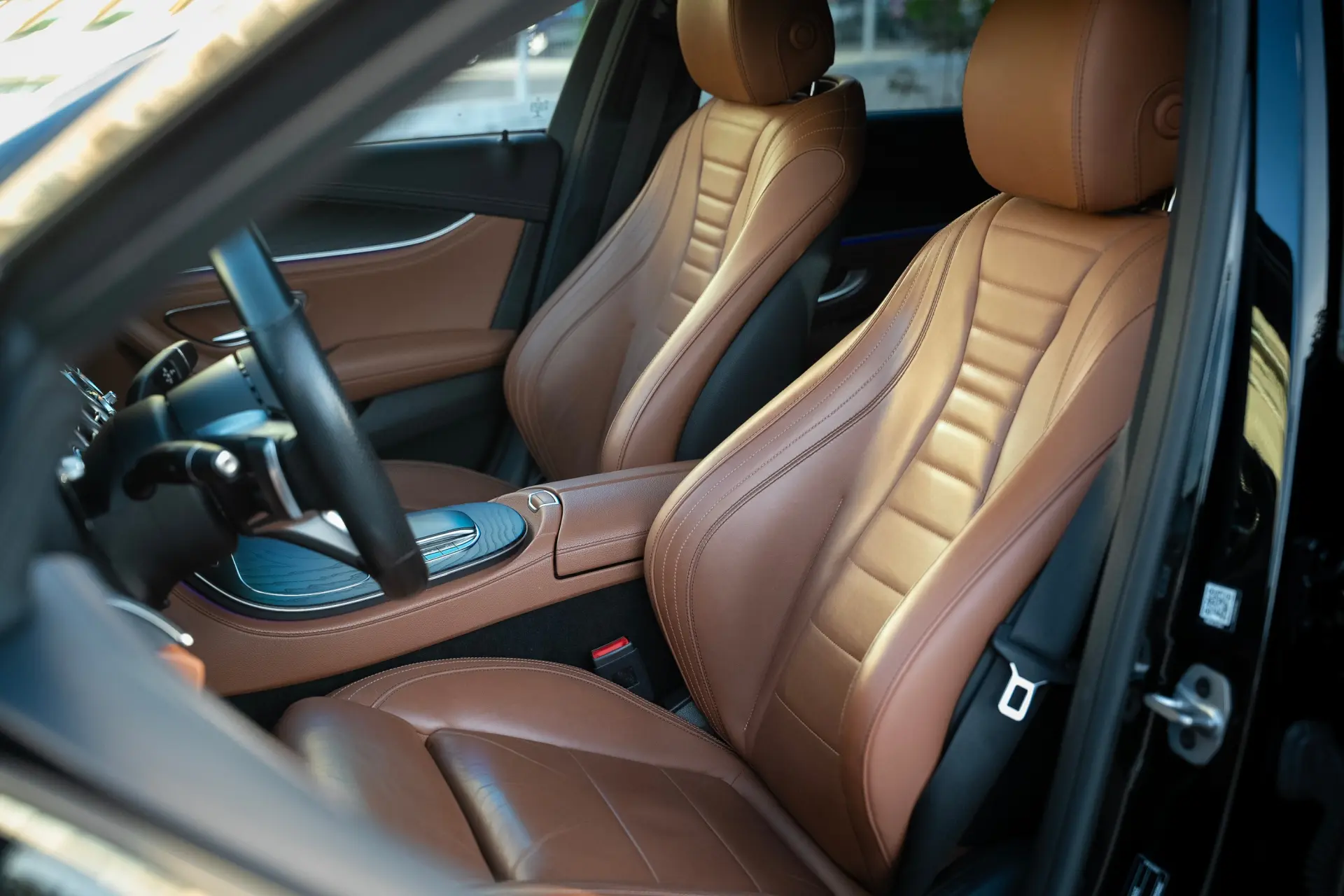 Mercedes-Benz E 300 de 4Matic 9G-TRONIC AMG Line 51