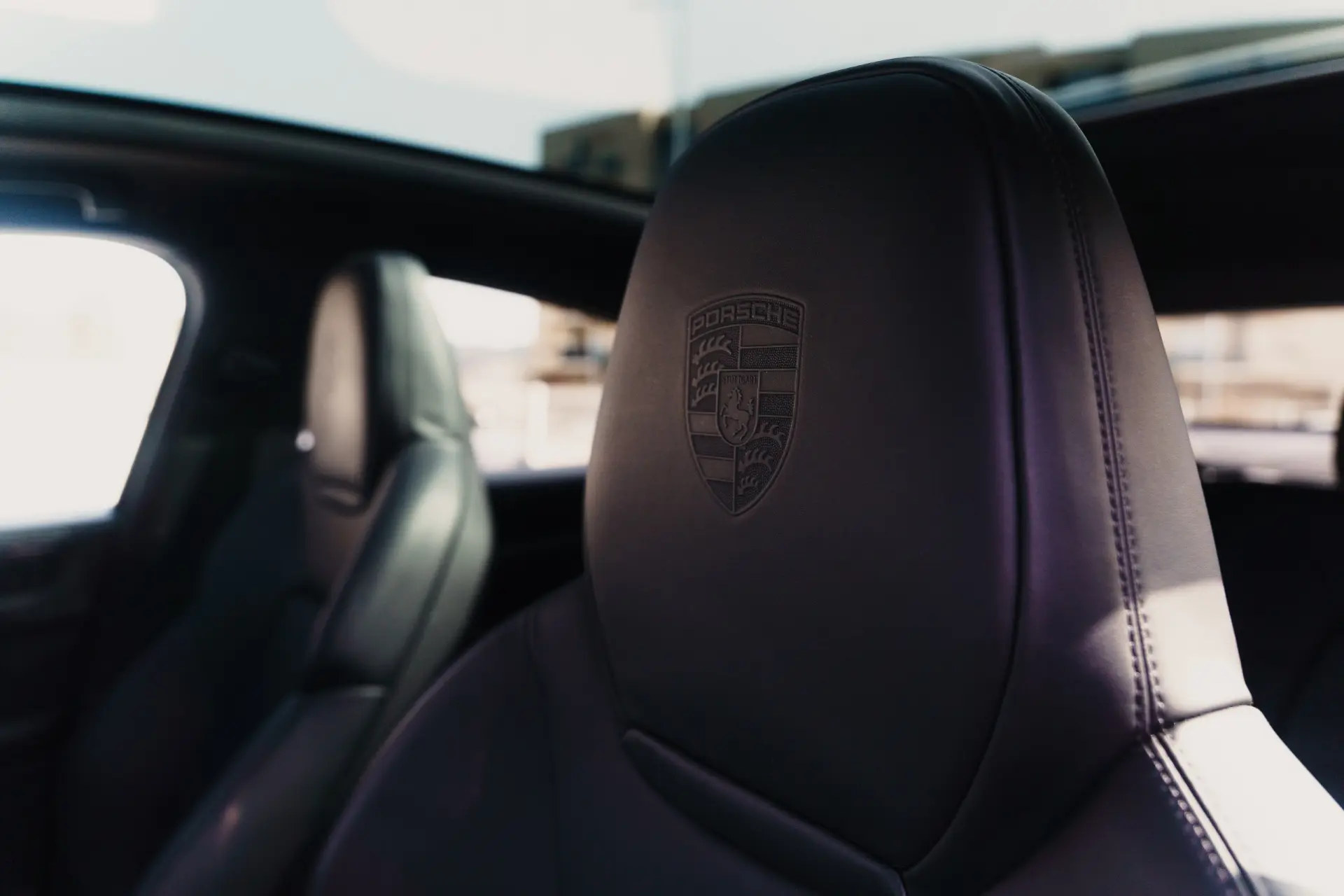 Porsche Cayenne Coupé E-Hybrid Platinum Edition 17