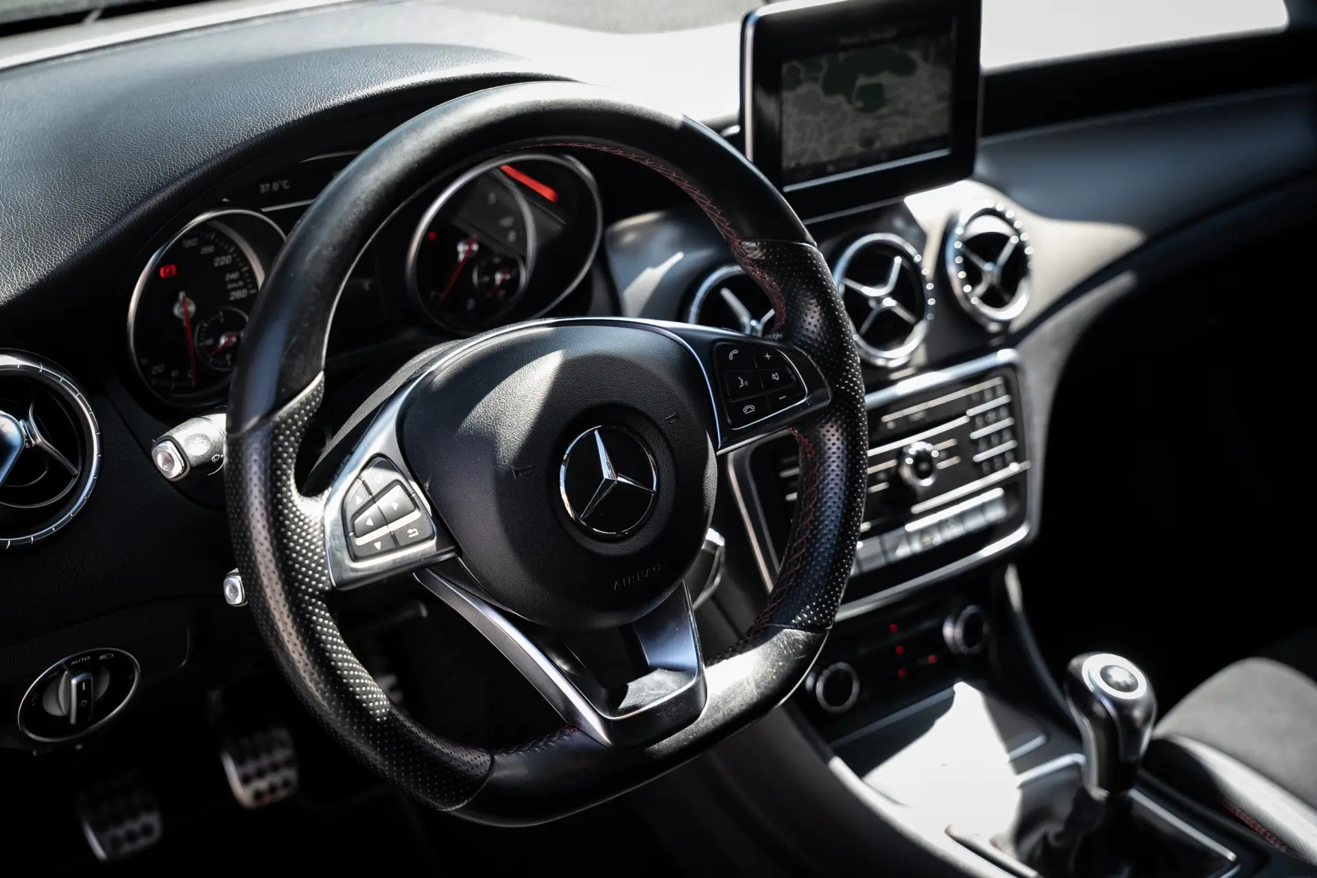 Mercedes-Benz CLA 180 (CDI) d AMG Line 5