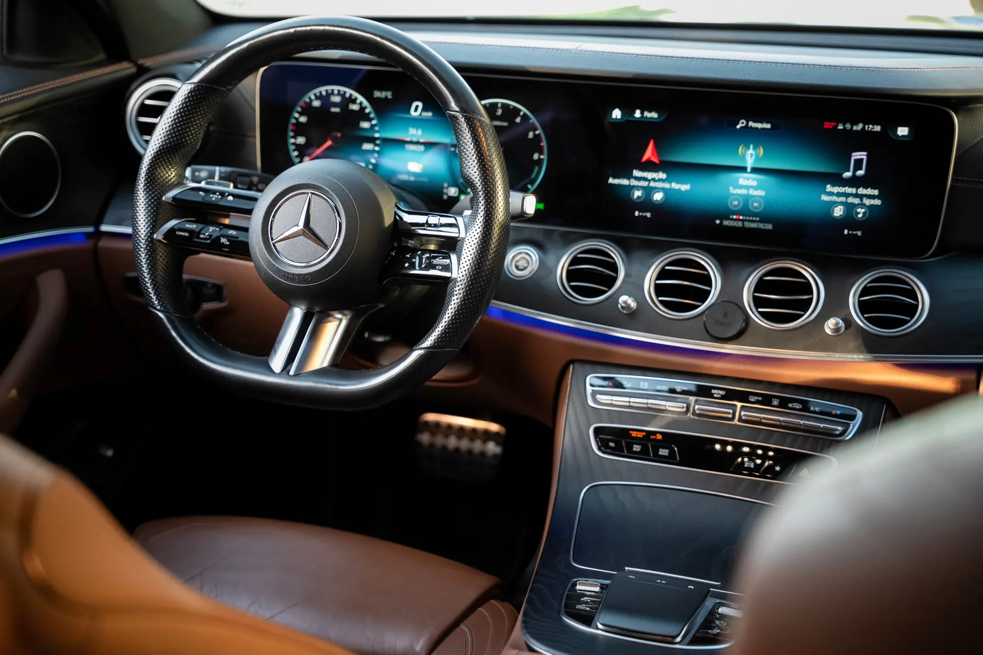 Mercedes-Benz E 300 de 4Matic 9G-TRONIC AMG Line 42