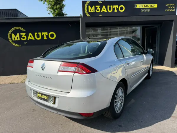Renault Laguna 1.5 dCi Black Line 109g 4