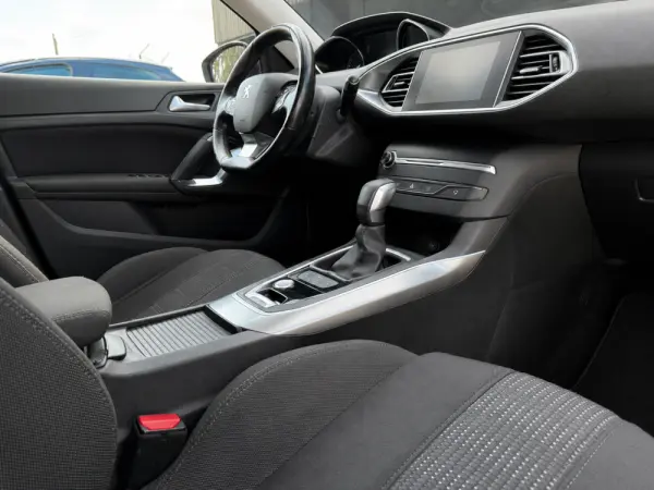 Peugeot 308 SW BlueHDi 120 EAT6 Stop & Start Allure 21