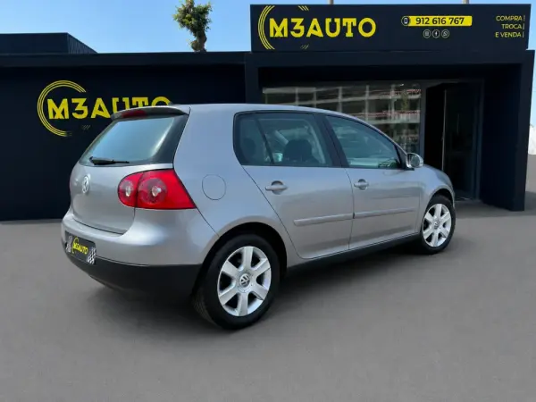 Volkswagen Golf 1.9 TDi Confortline DSG 4