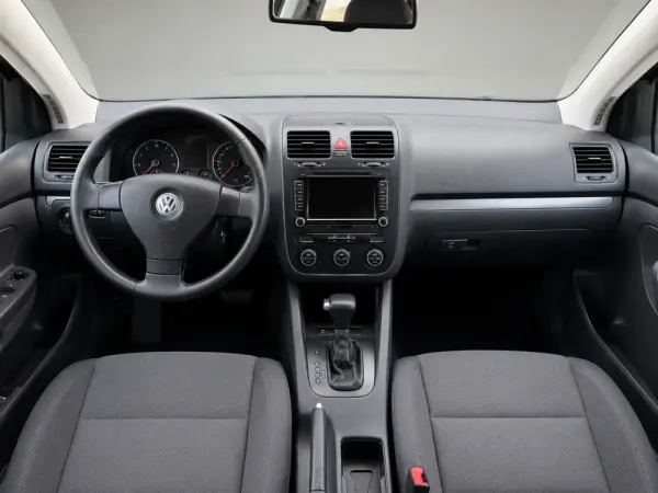 Volkswagen Golf 1.9 TDi Confortline DSG 9