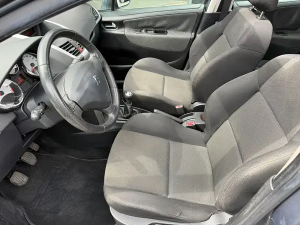 Peugeot 207 120 Sport 11
