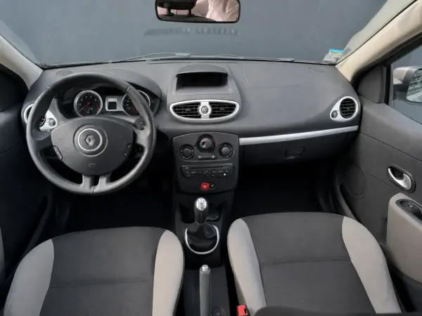 Renault Clio Break 1.2 16V Confort 130g 7