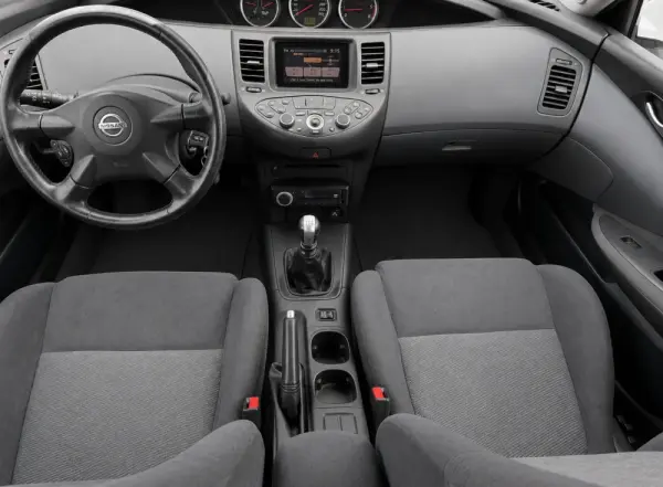 Nissan Primera TEKNA 6