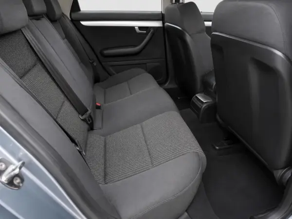 Audi A4 Avant 2.0 TDI Advance 10
