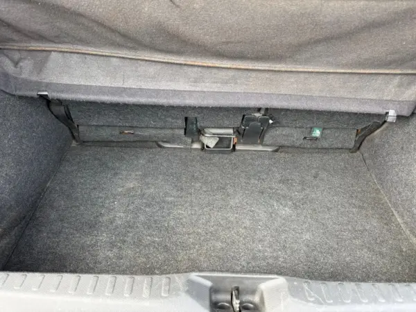 Nissan Micra Outro 12