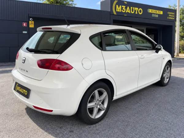 SEAT Leon 1.6 TDI DPF Ecomotive Reference 2