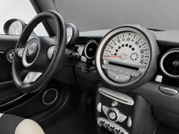 MINI 3 Portas Cooper D 11